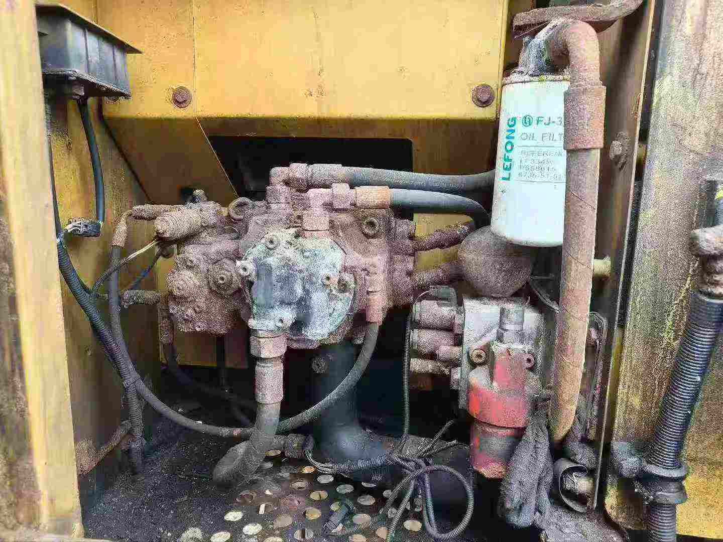 Used XCMG XE150 Excavator 2015 Model / 4