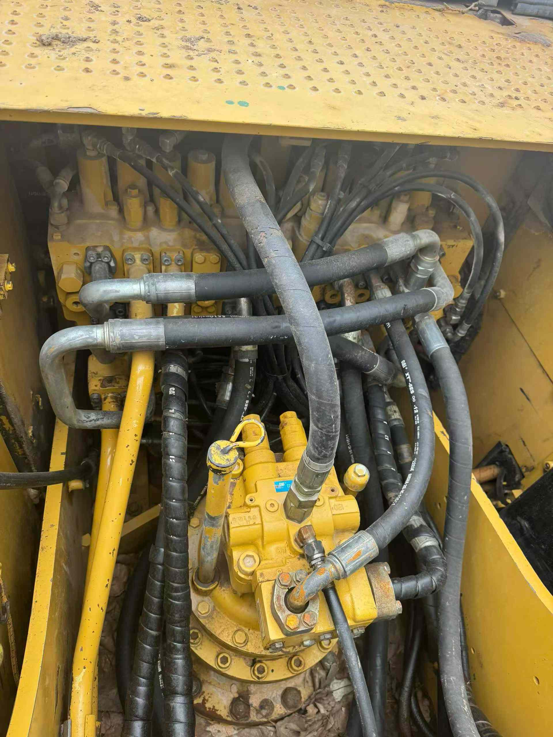 Used Caterpillar 320D Excavator 2016 Model / 7