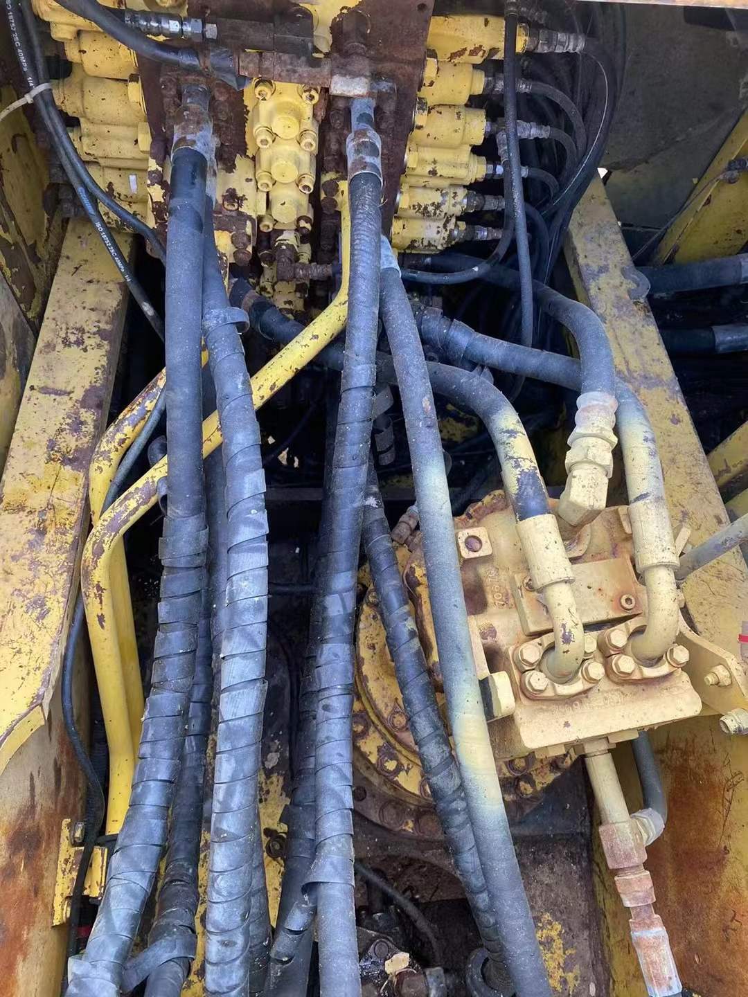 Used Komatsu PW200-7 Excavator 2016 Model / 4