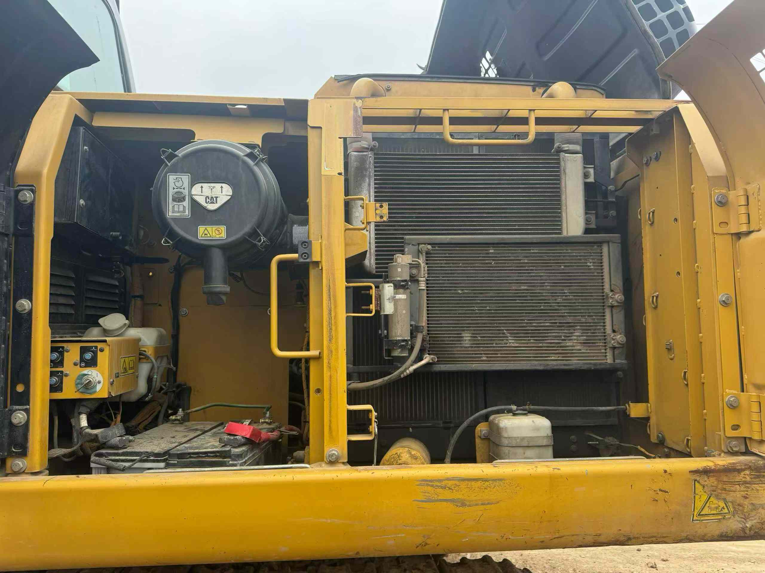 Used Caterpillar 320D Excavator 2016 Model / 9