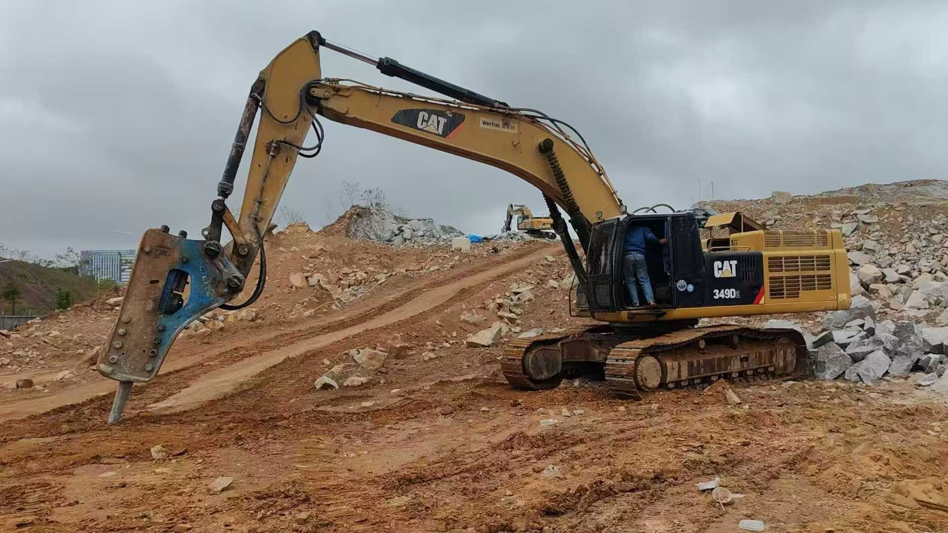 Used Caterpillar 345D Excavator 2012 Model / 3