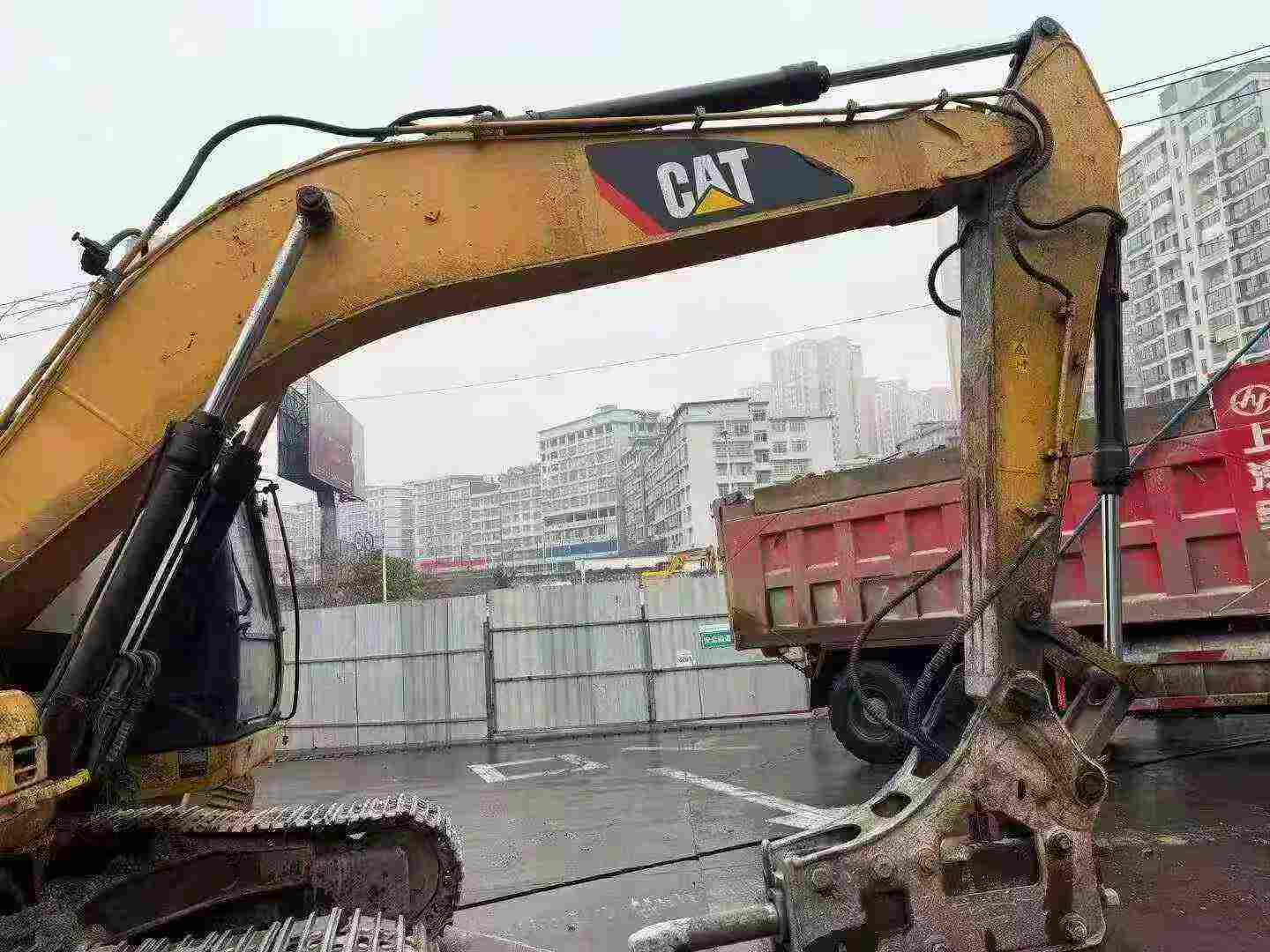 Used Caterpillar 323 Excavator 2012 Model / 2