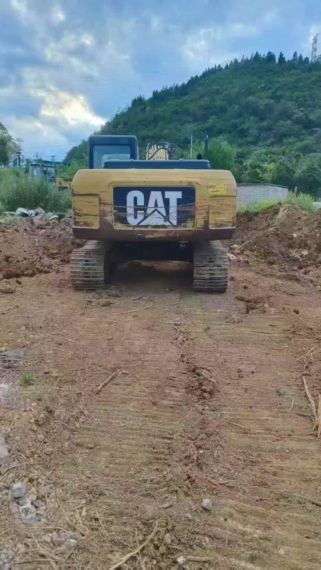 Used Caterpillar 320D Excavator 2016 Model / 2