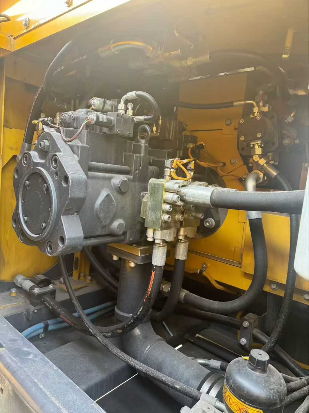 Used XCMG XE750D Excavator 2020 Model / 7