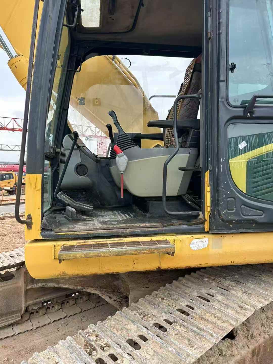Used Komatsu PC200-8 Excavator 2016 Model / 6