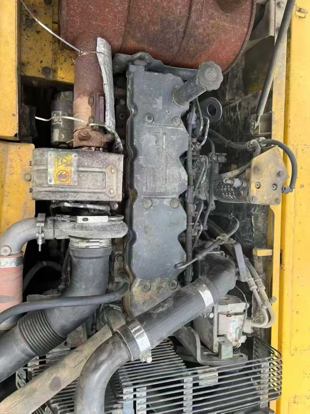 Used Komatsu PC200-8 Excavator 2010 Model / 6