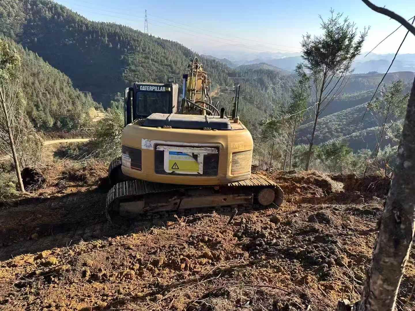 Used Caterpillar 320D Excavator 2016 Model / 2