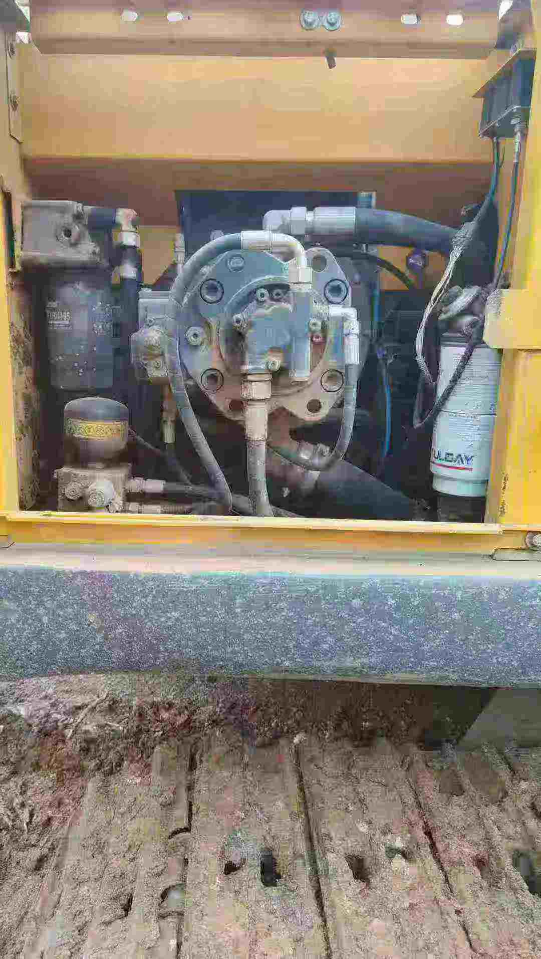 Used XCMG XE215 Excavator 2014 Model / 9