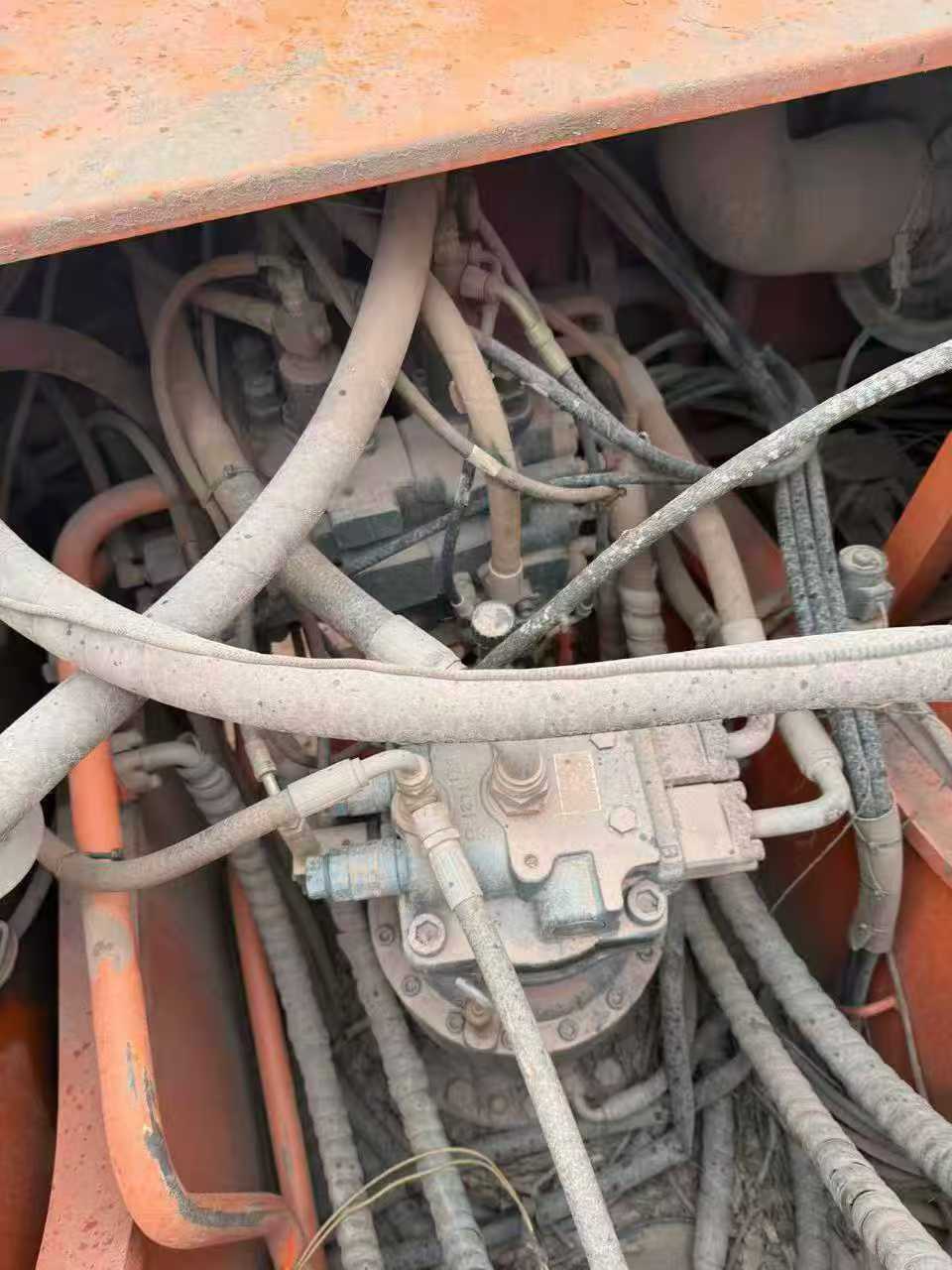 Used Doosan DH220 Excavator 2014 Model / 2