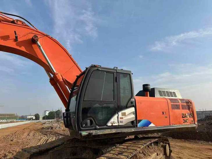 Buy Hitachi ZX60 Used Excavator / 1