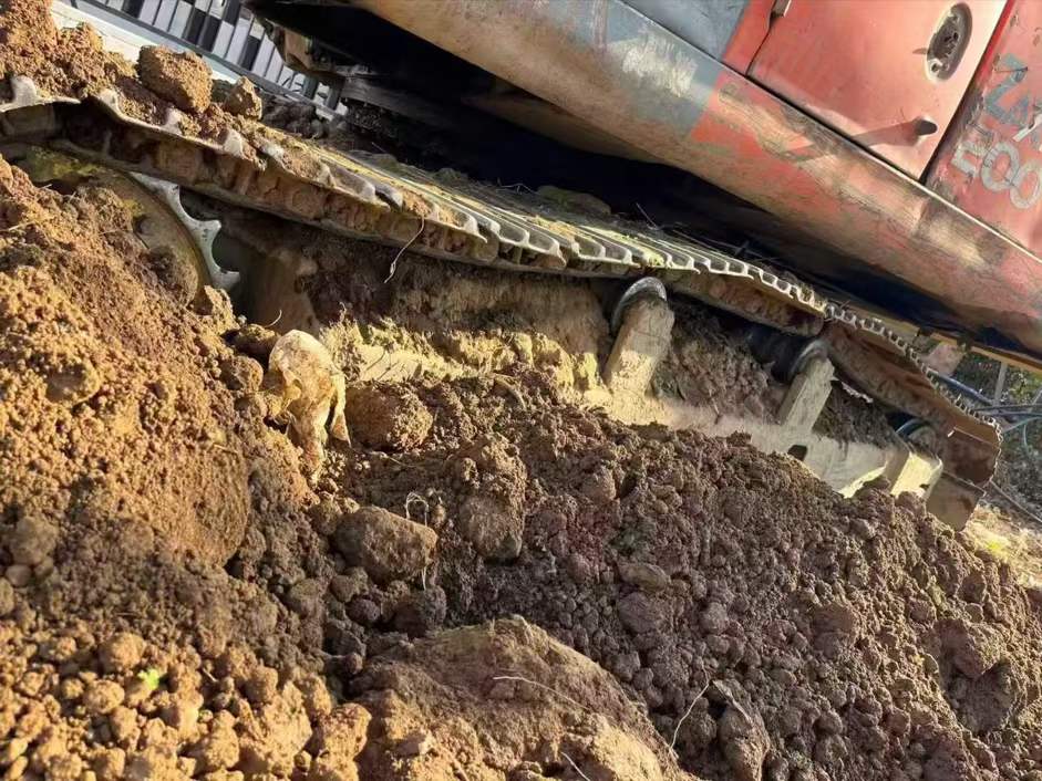 Used Hitachi ZAXIS200 Excavator 2016 Model / 6