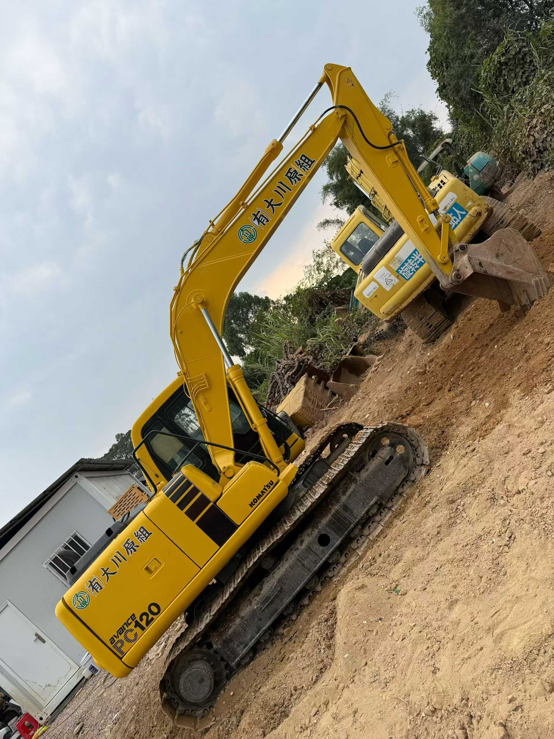Used Komatsu PC120-6E Excavator 2016 Model / 2