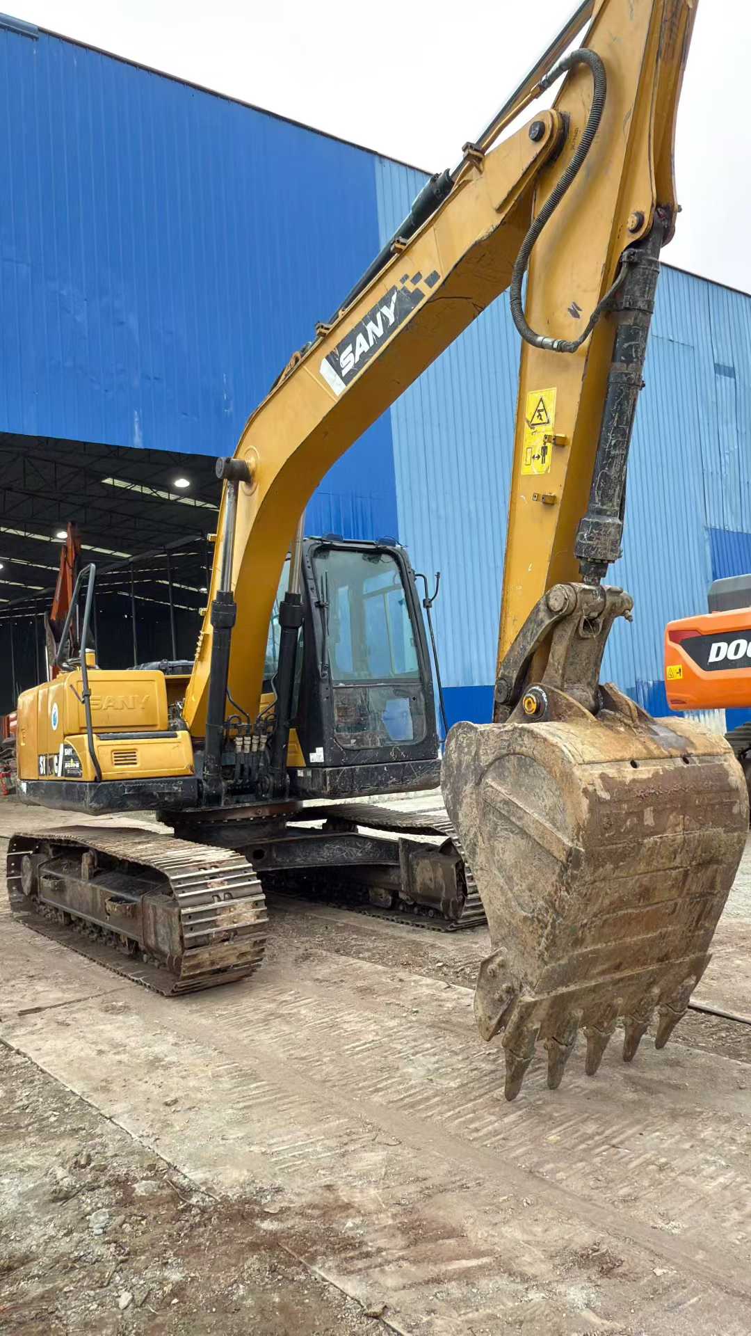 Used Sany SY135 Excavator 2017 Model / 2