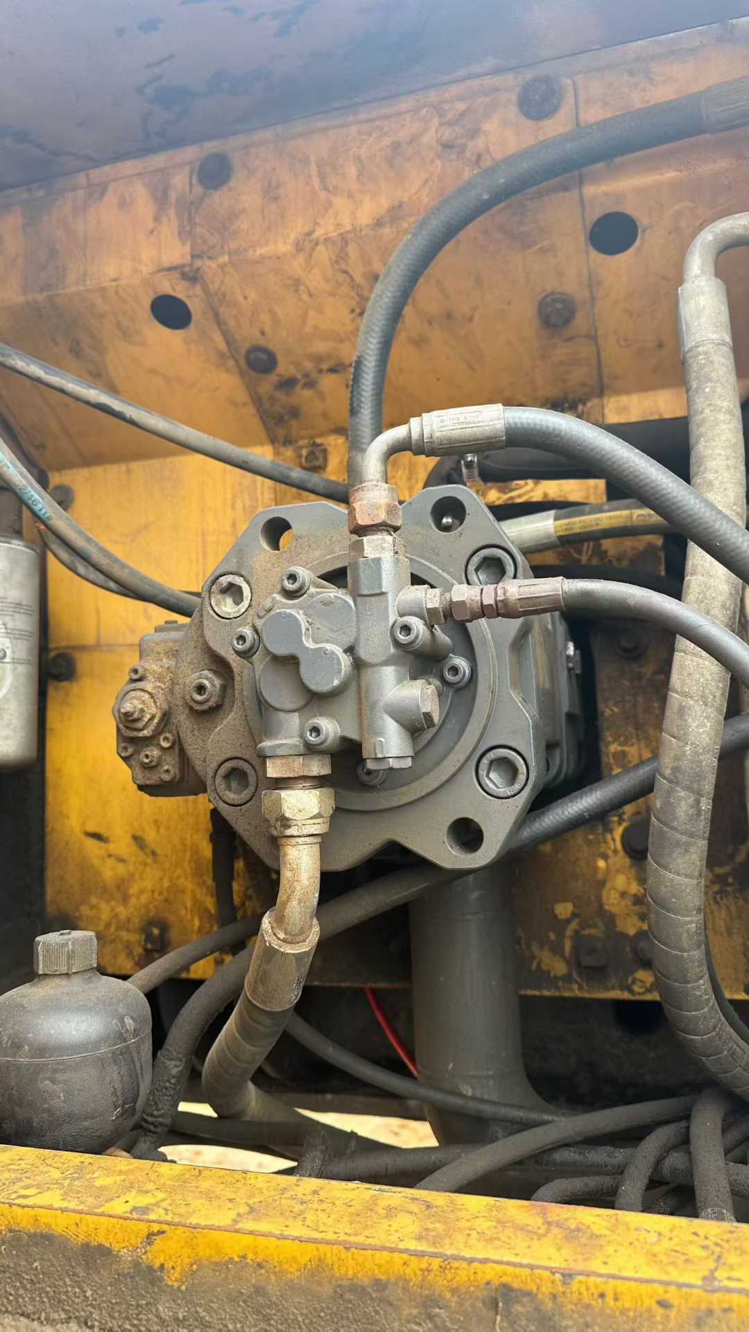 Used Volvo EC210 Heavy Duty Excavator 2016 Model / 6