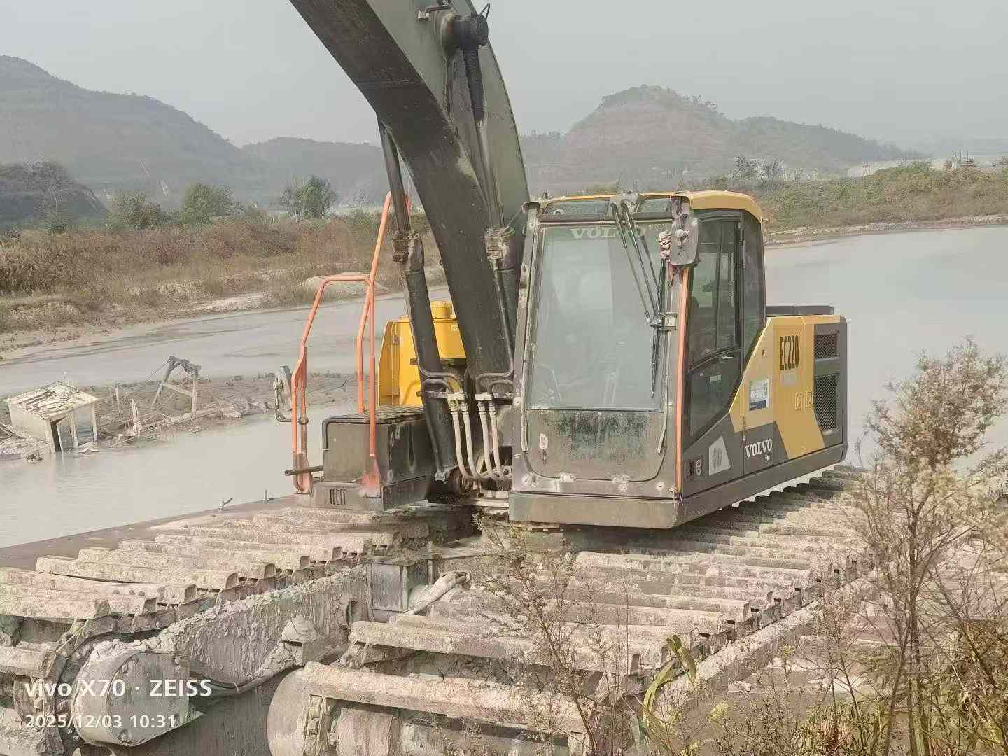 Used Volvo EC200 Excavator 2022 Model / 2