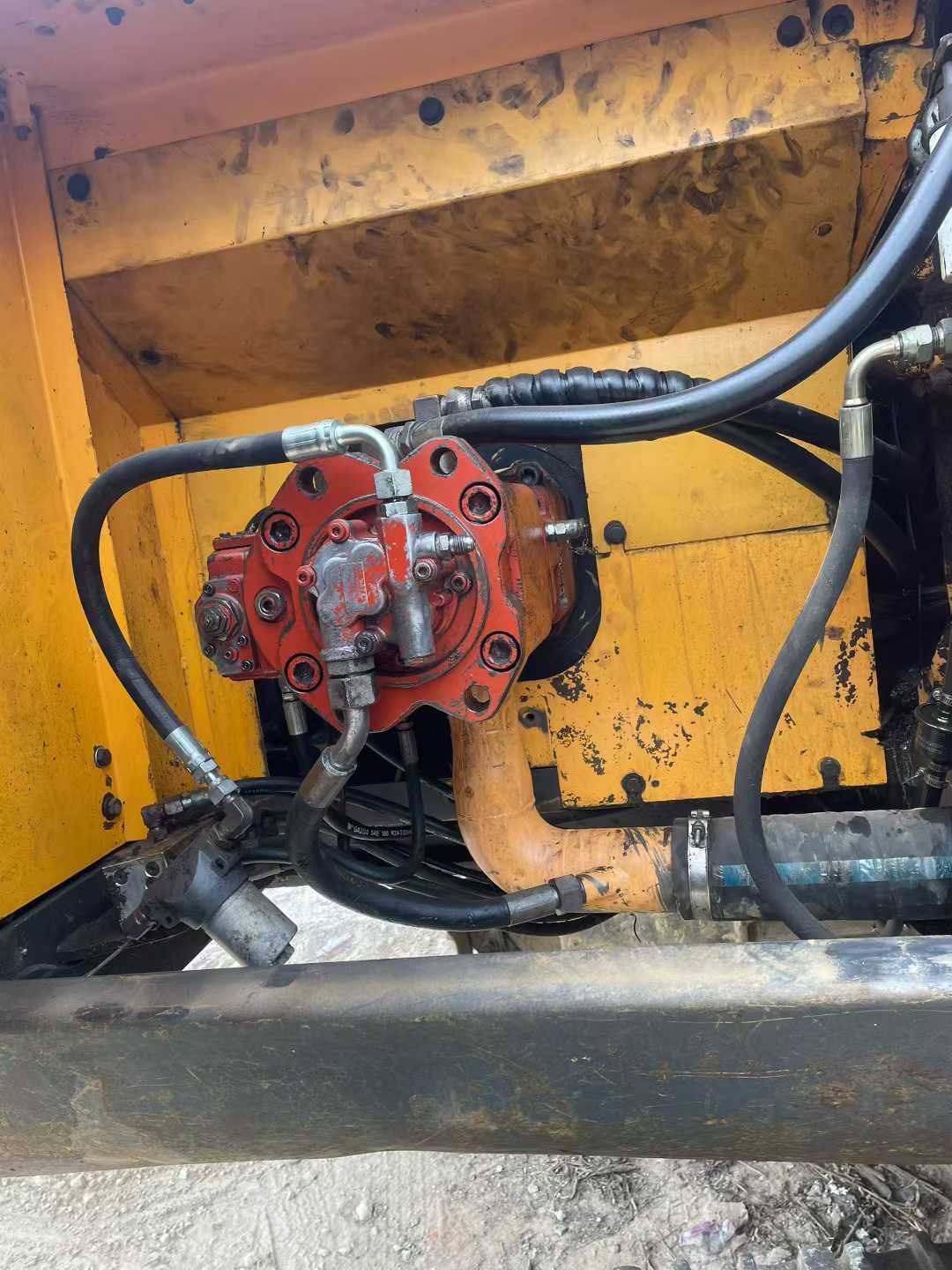 Used Hyundai R215-7 Excavator 2016 Model / 4