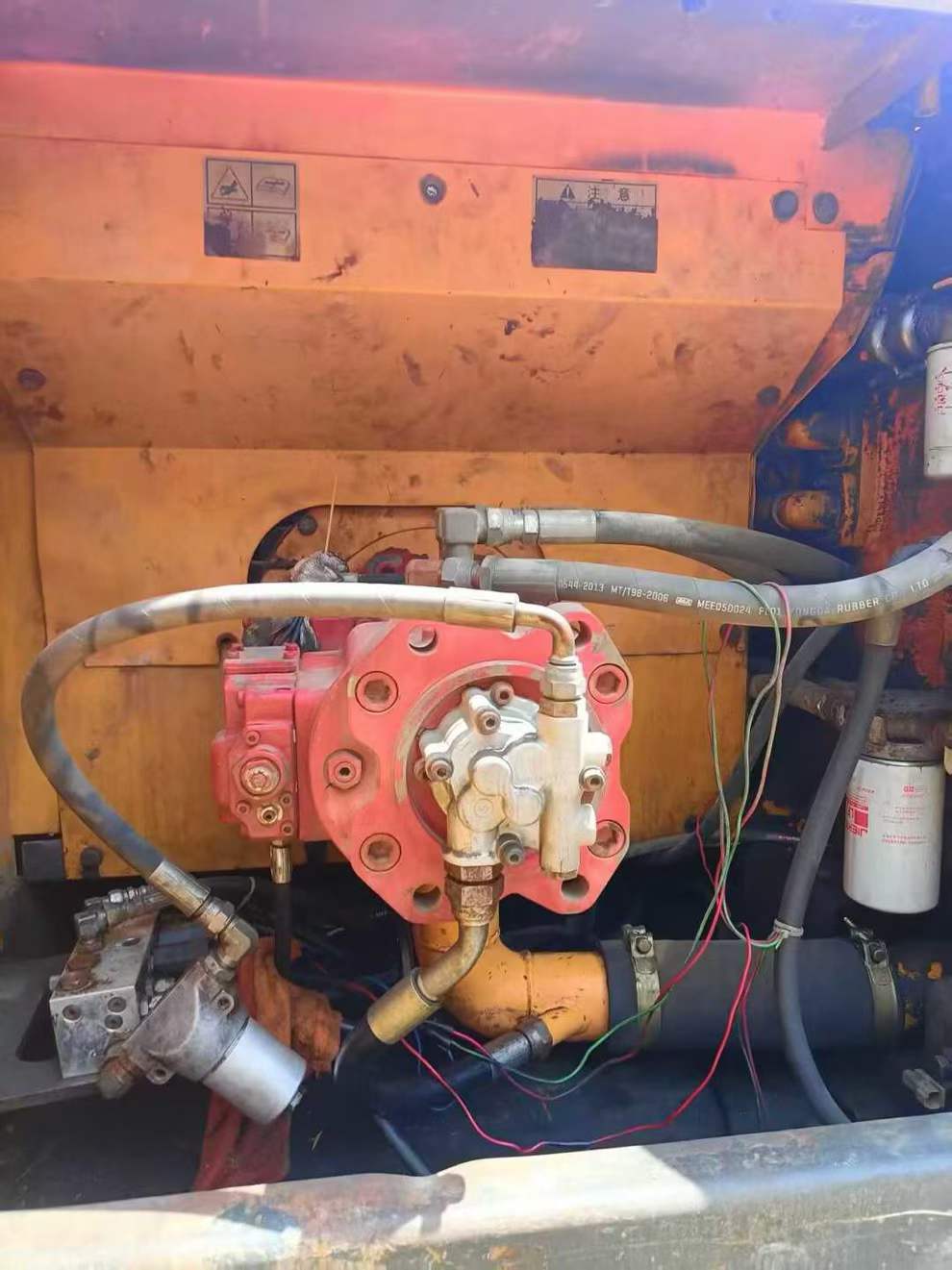 Used Hyundai R215-7C Excavator 2014 Model / 3