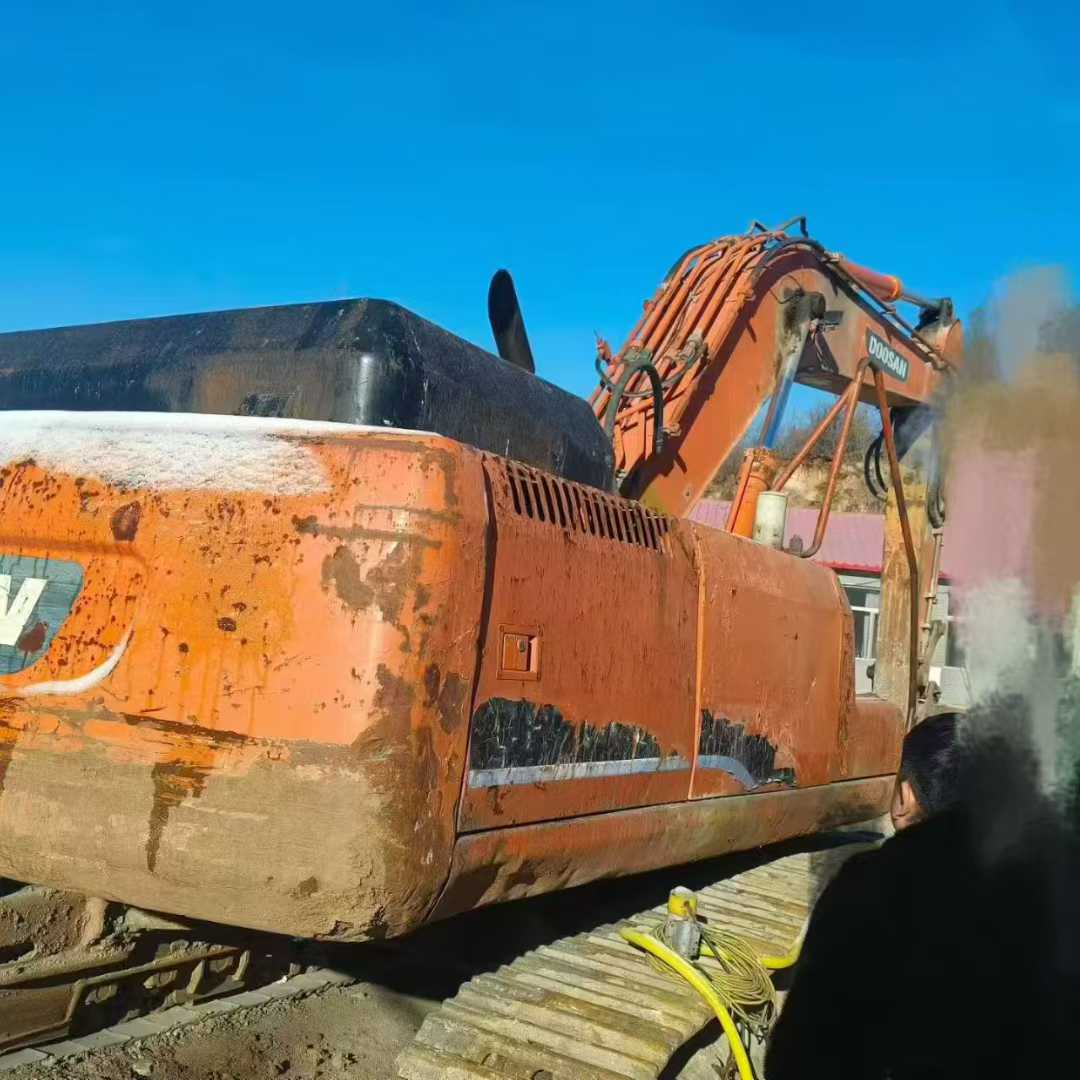 Used Doosan DL300 Excavator 2016 Model / 3