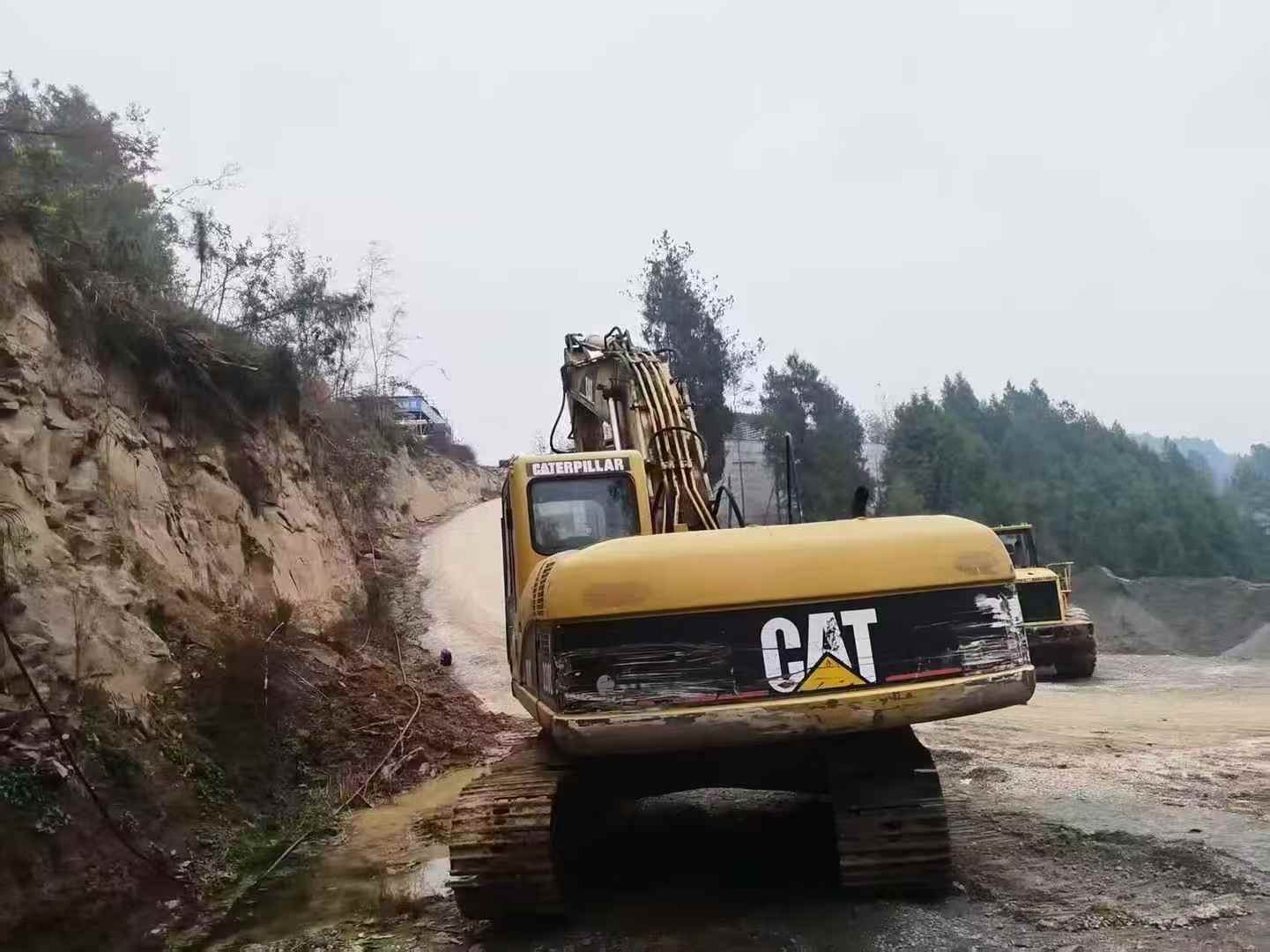 Used Caterpillar 320C Excavator 2016 Model / 3