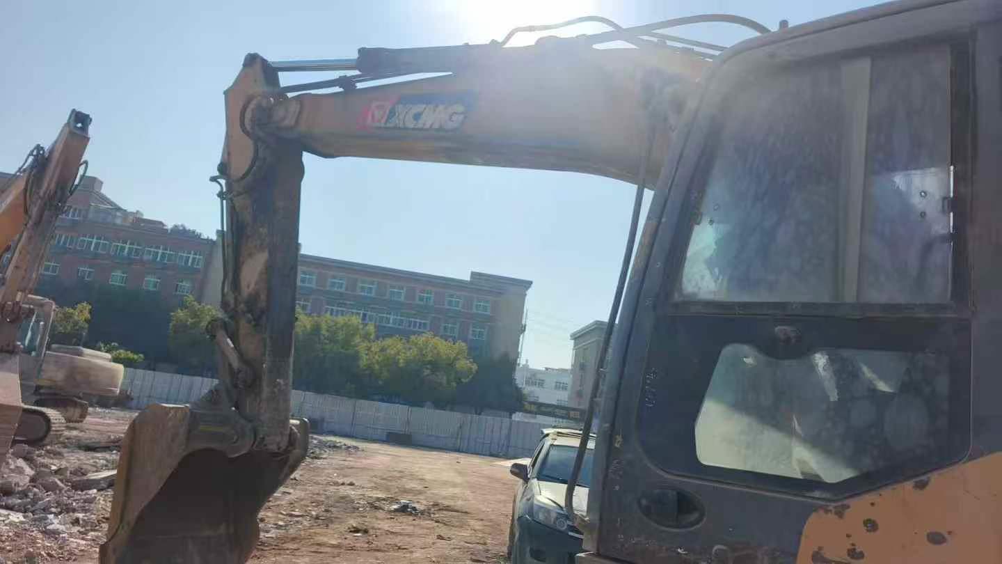 Used XCMG XE205GH Excavator 2019 Model / 5