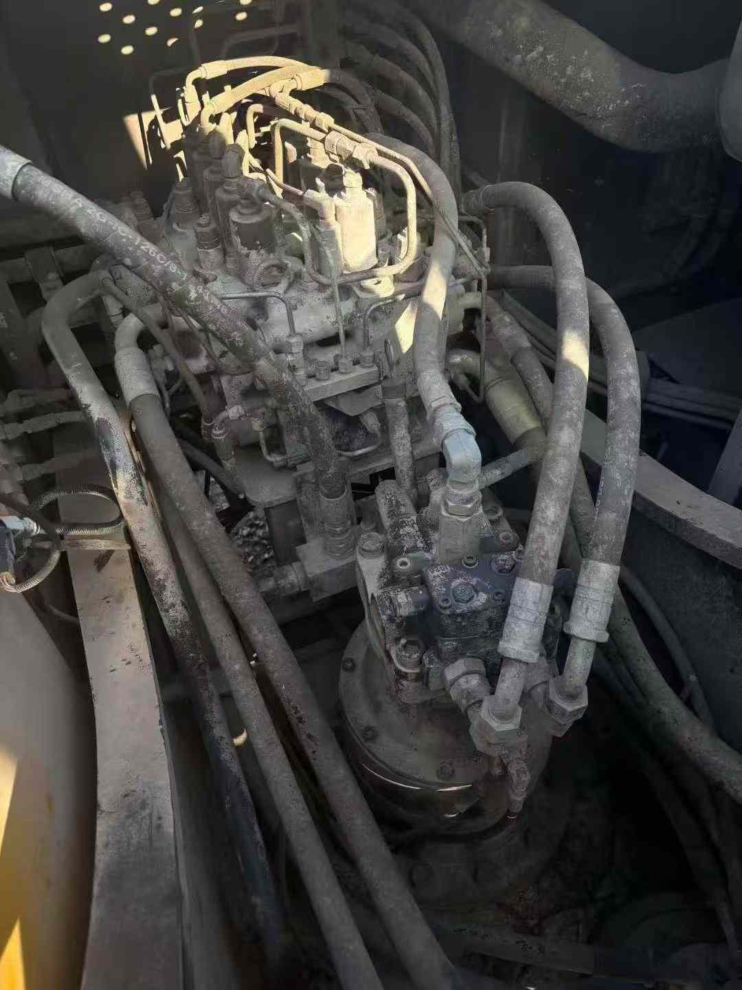 Used Volvo EC200 Excavator 2022 Model / 7