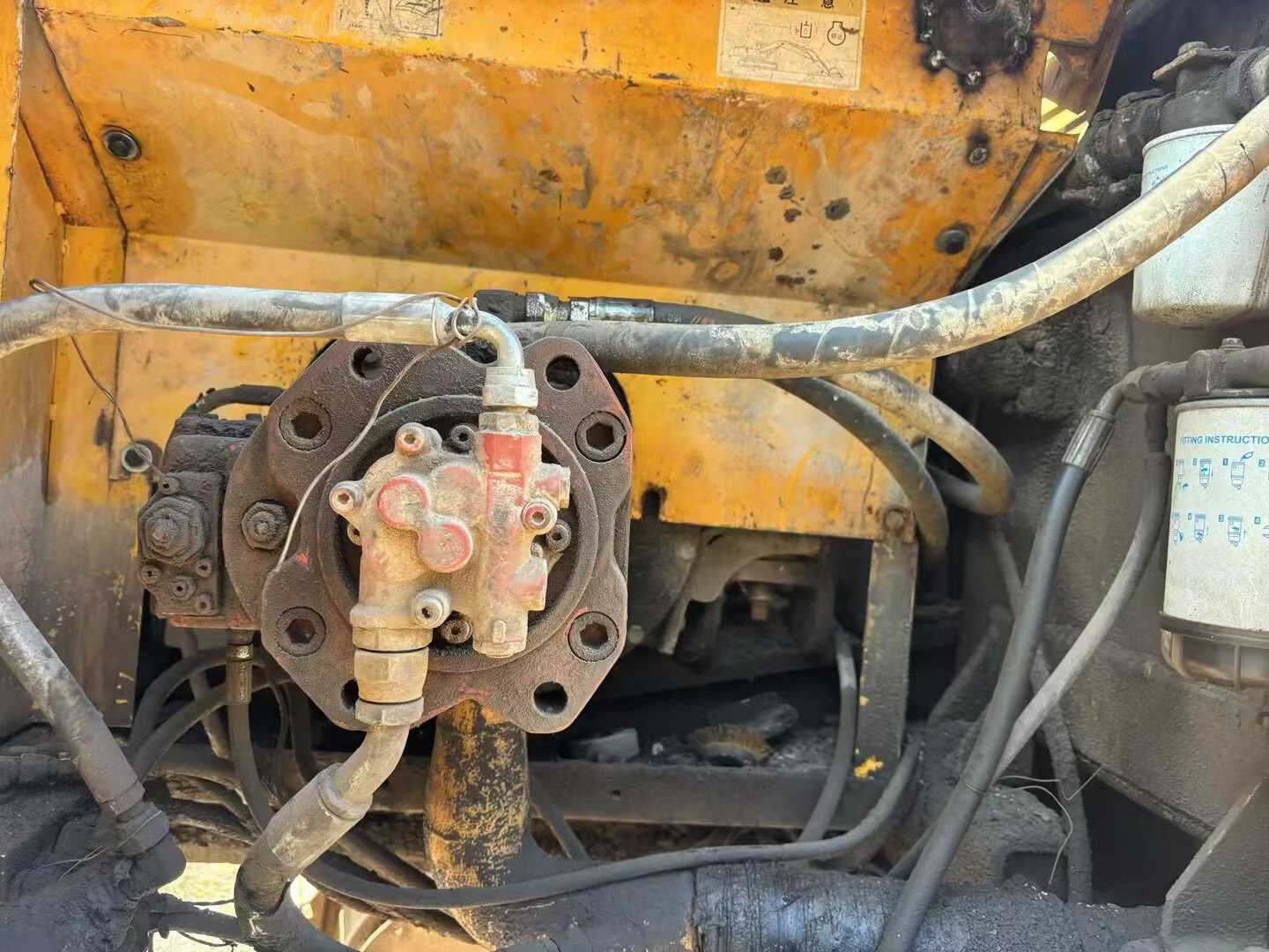 Used Hyundai R215-7 Excavator 2016 Model / 4