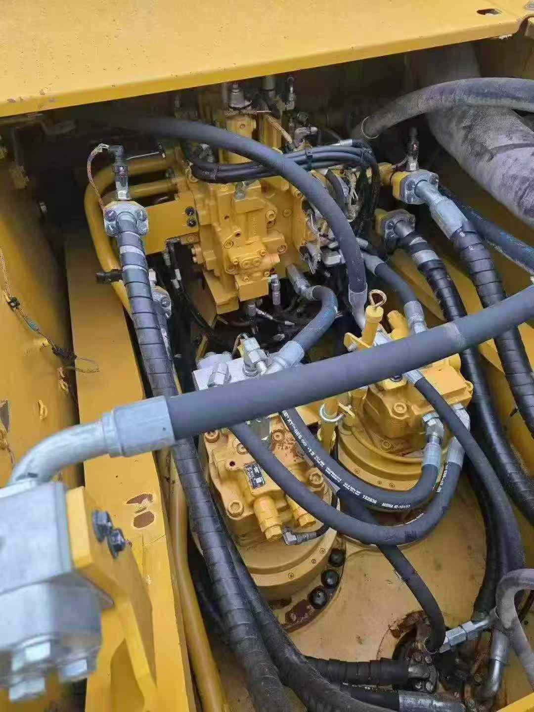 Used Caterpillar 215 Excavator 2022 Model / 7