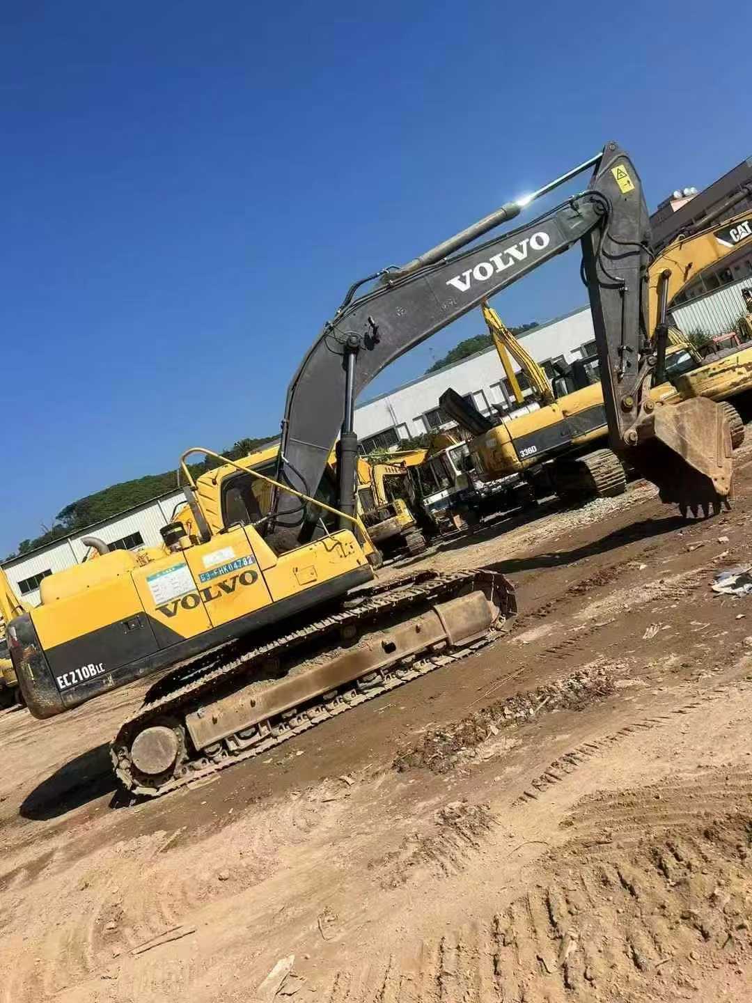 Used Volvo EW210C Excavator 2016 Model / 4