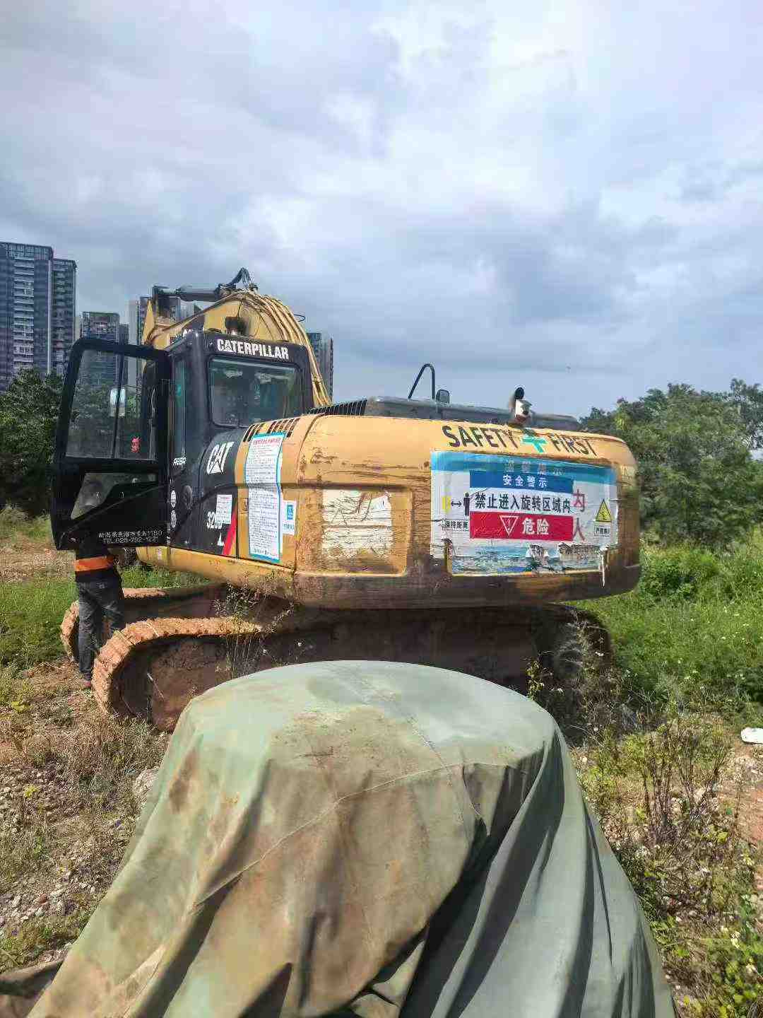 Used Caterpillar 320D Excavator 2016 Model / 2