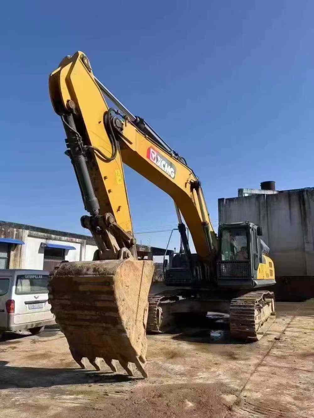 Used XCMG XE370DK Excavator 2020 Model / 4