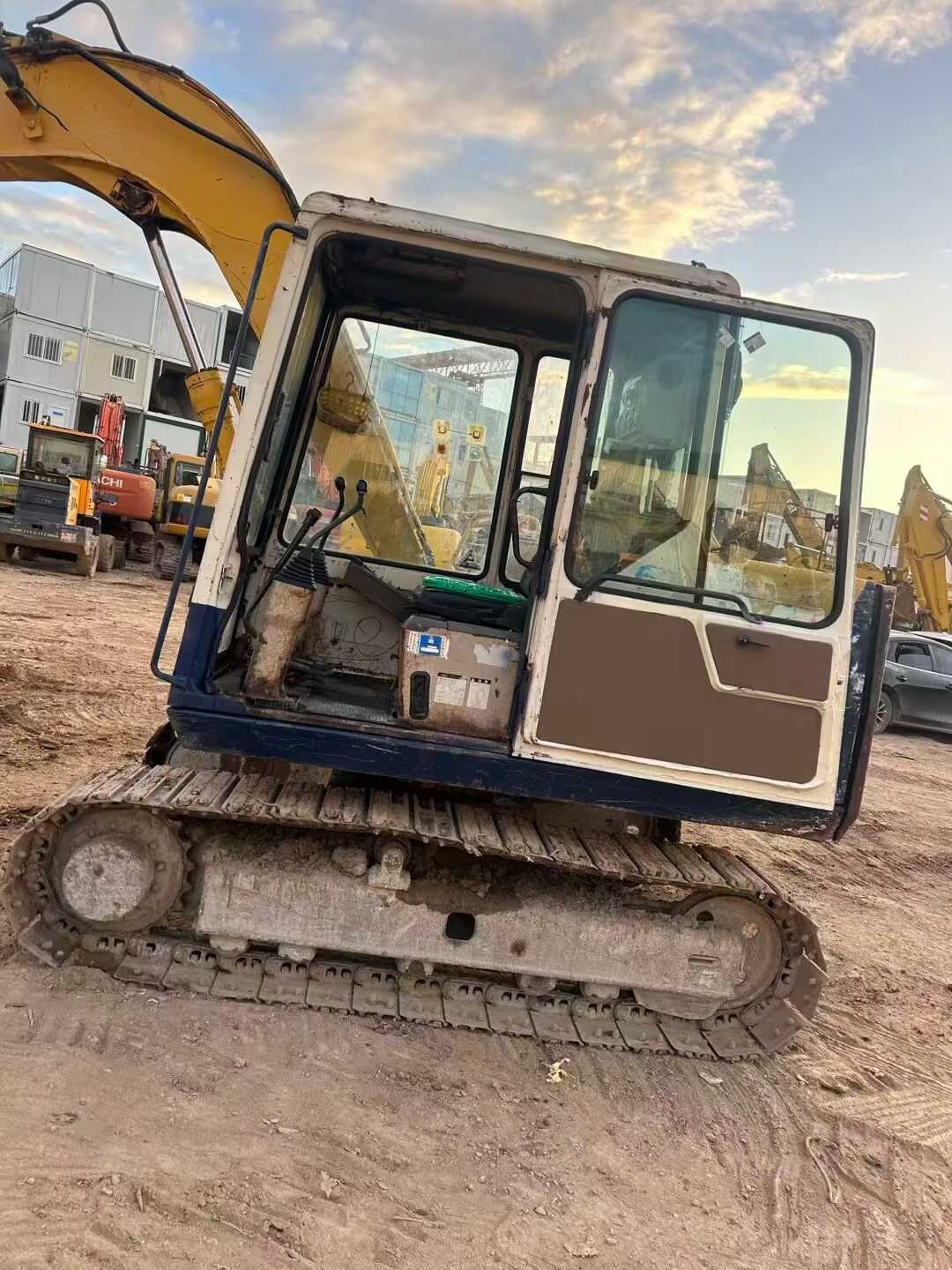 Used Komatsu PC60-6 Excavator 2016 Model / 4