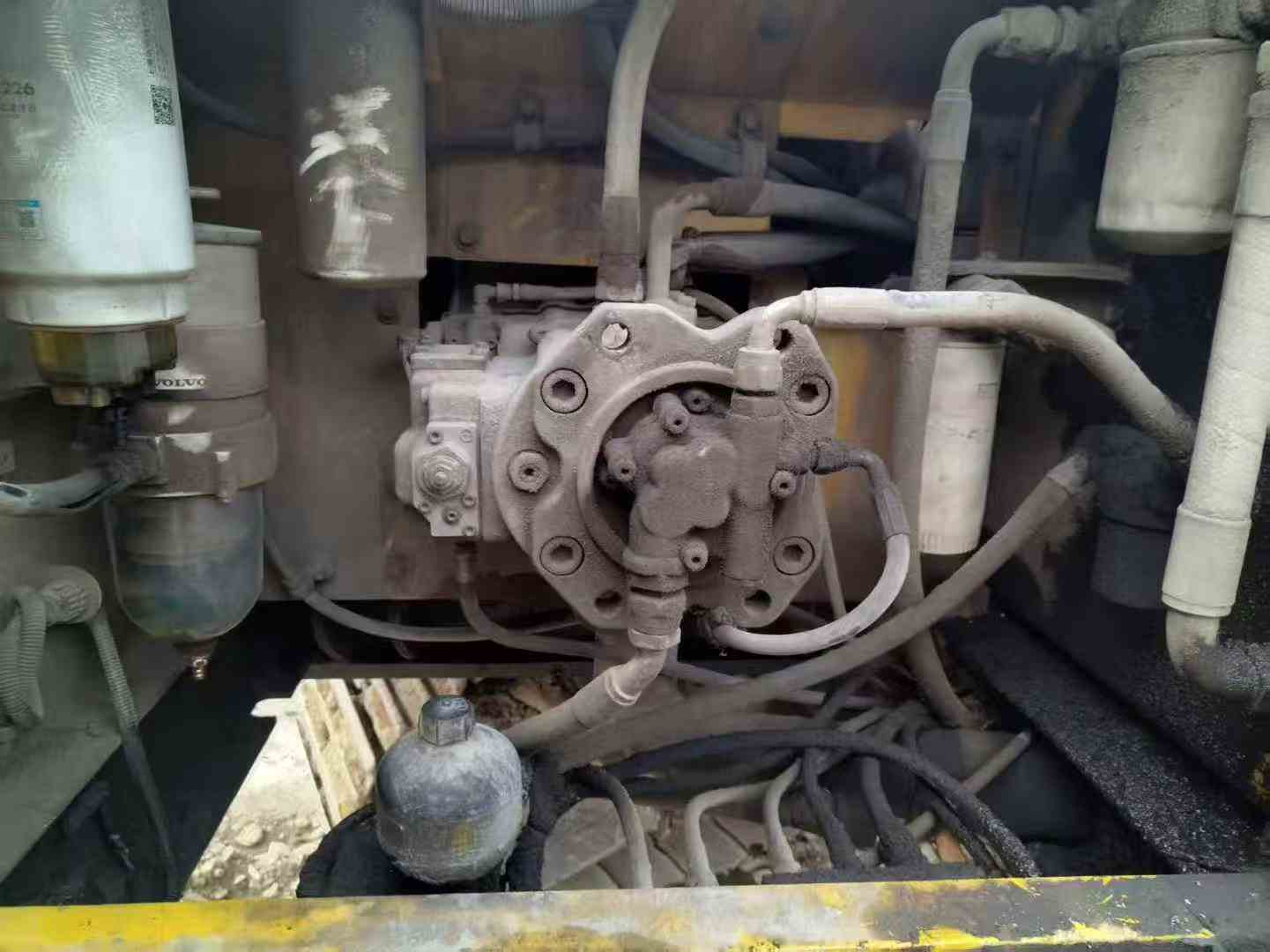 Used Volvo EW210C Excavator 2014 Model / 2