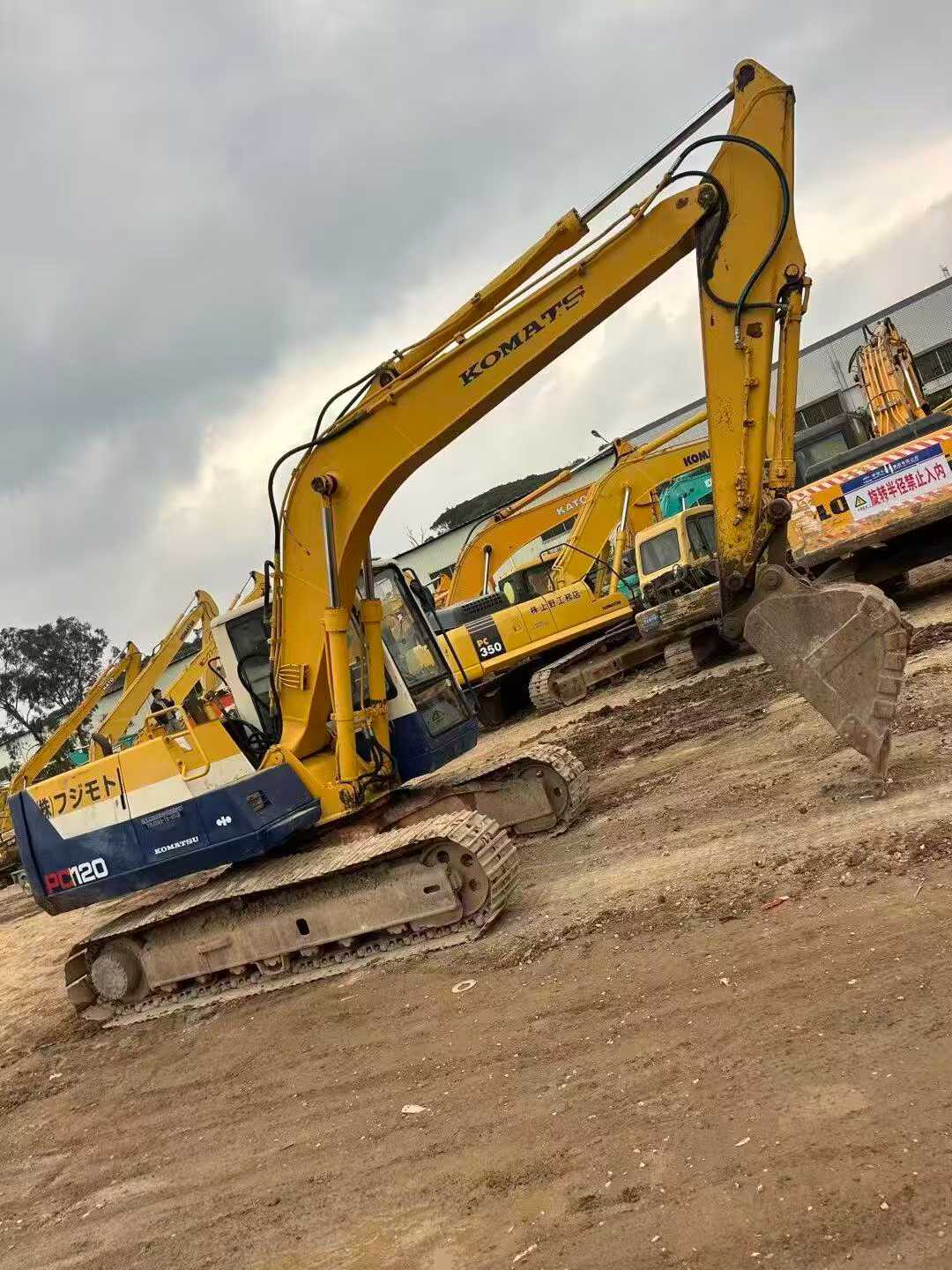 Used Komatsu PC120-5 Excavator 2016 Model / 3