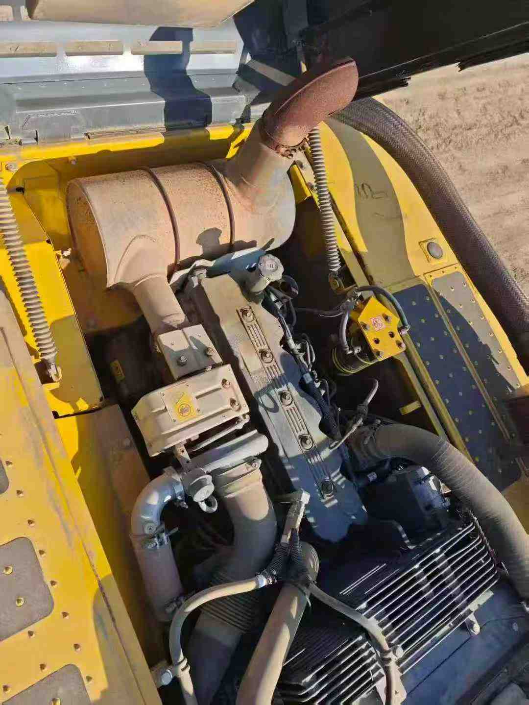 Used Komatsu PC220 Excavator 2018 Model / 6