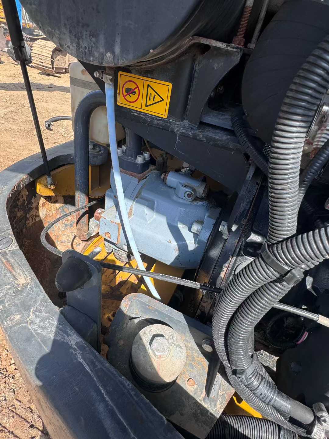 Used XCMG XE60 Excavator 2017 Model / 3