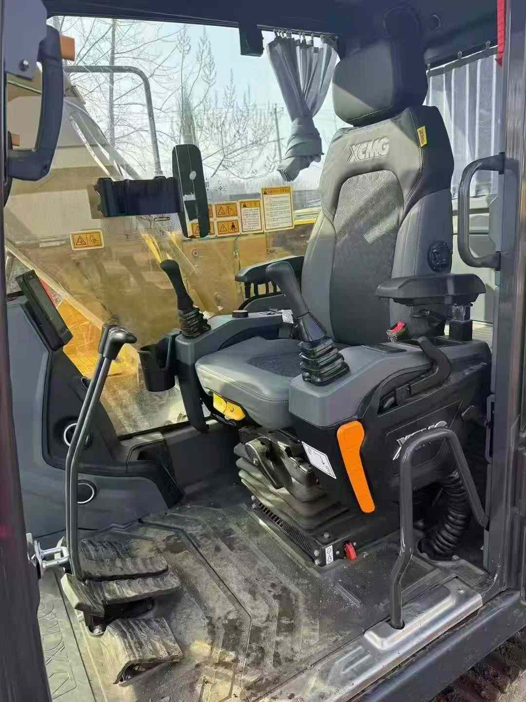 Used XCMG XE330 Excavator 2025 Model / 8