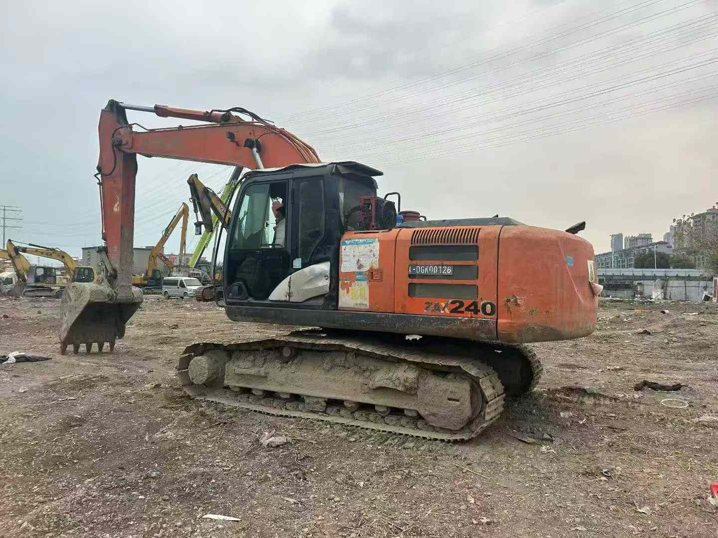 Used Hitachi ZAXIS200 Excavator 2014 Model / 2