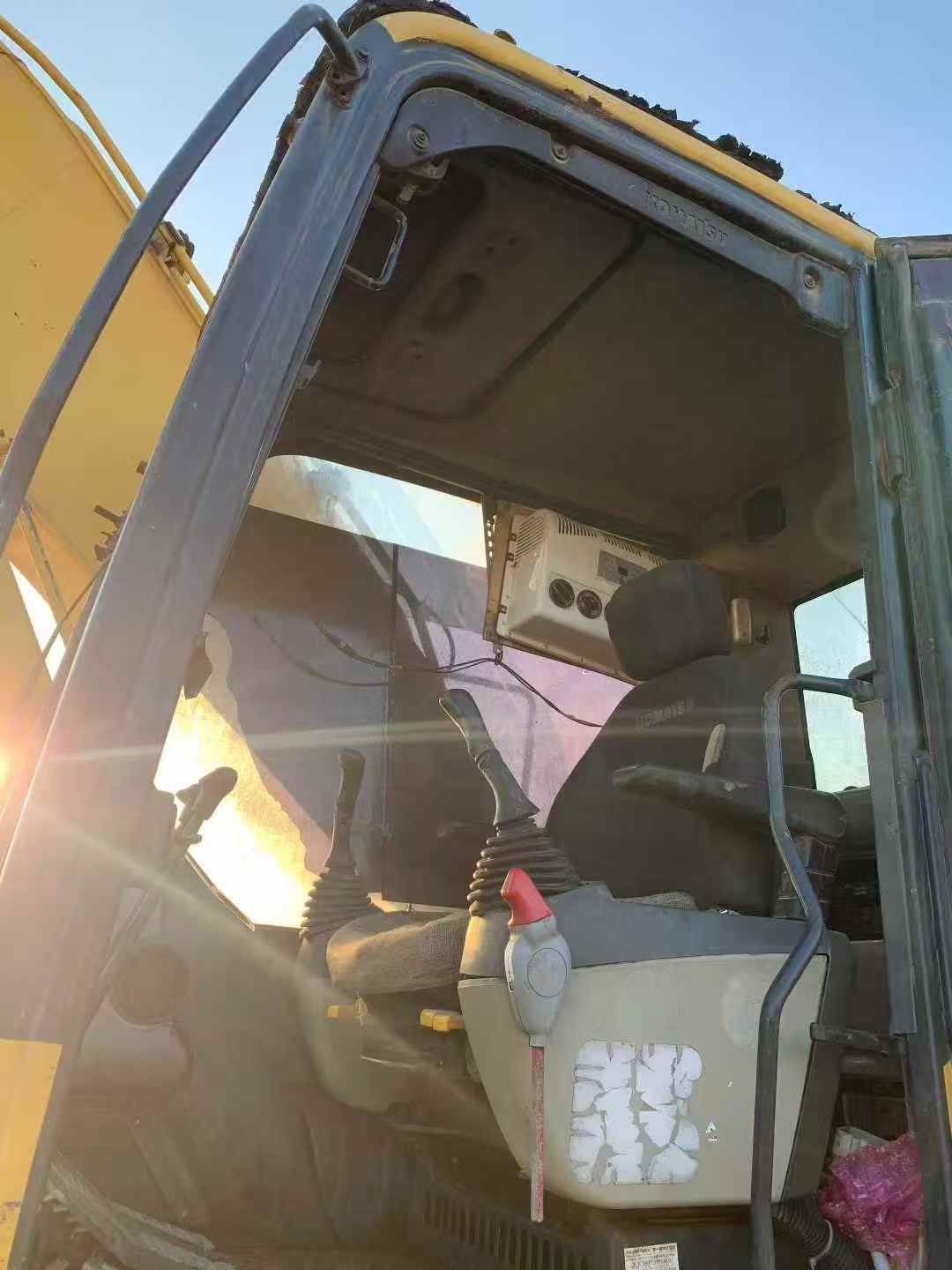 Used Komatsu PC200-8N1 Excavator 2016 Model / 8