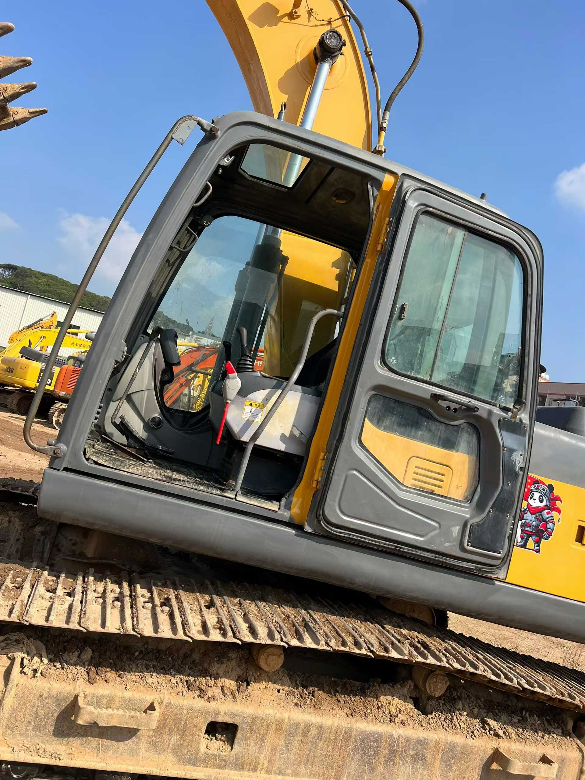 Used XCMG XE215 Excavator 2016 Model / 5
