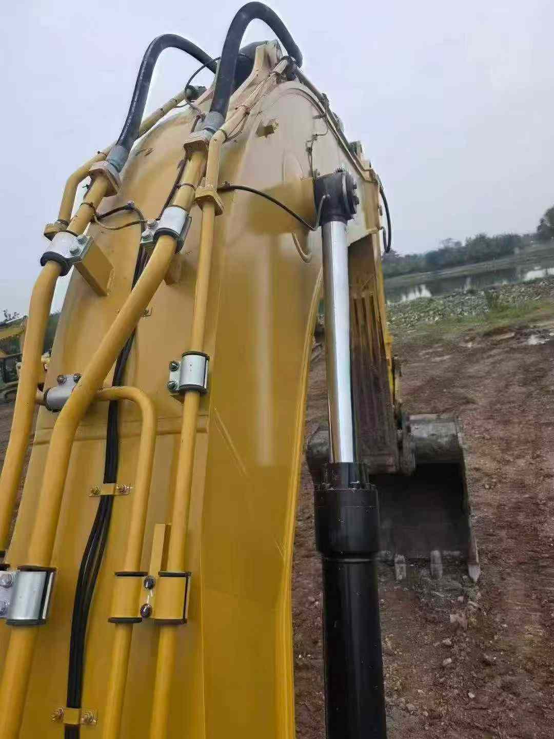 Used Caterpillar 215 Excavator 2022 Model / 6