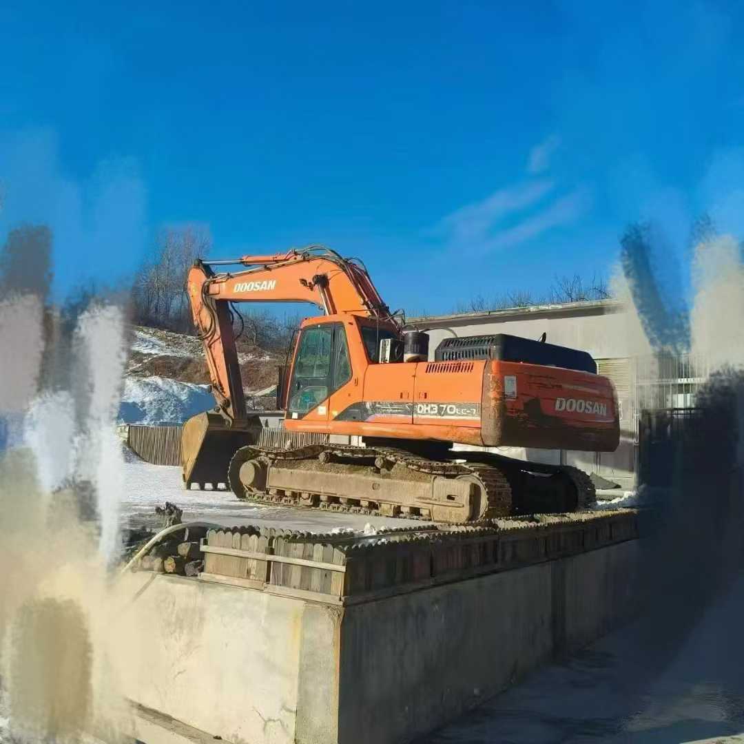 Used Doosan DL300 Excavator 2016 Model / 2