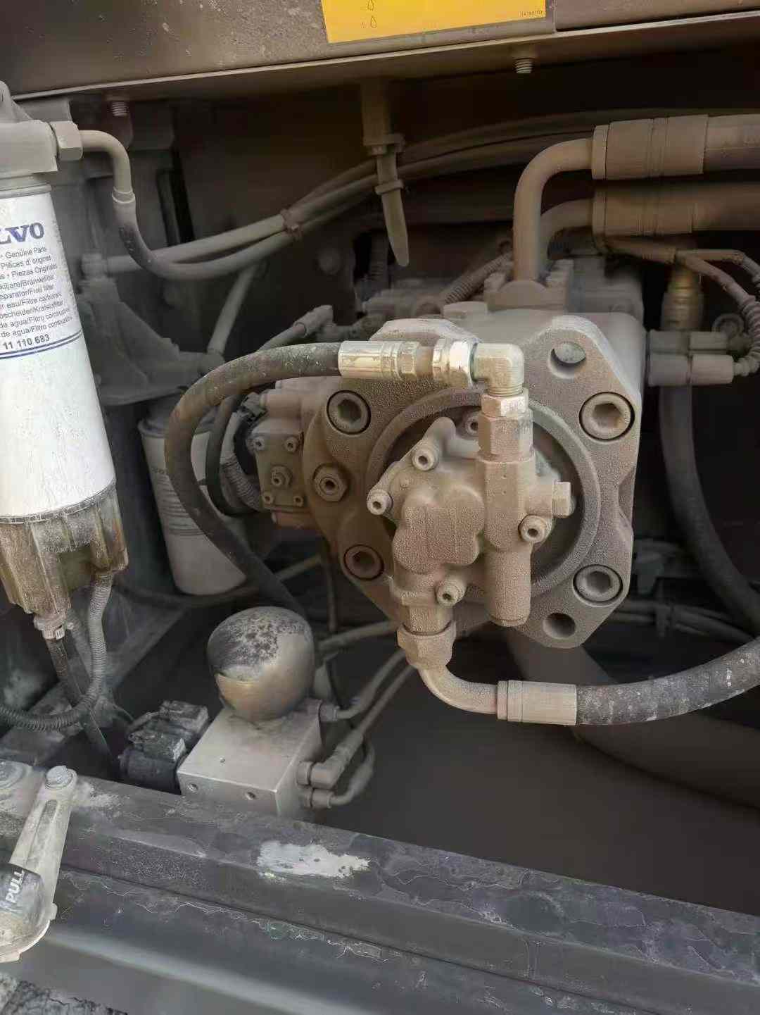 Used Volvo EC200 Excavator 2022 Model / 8