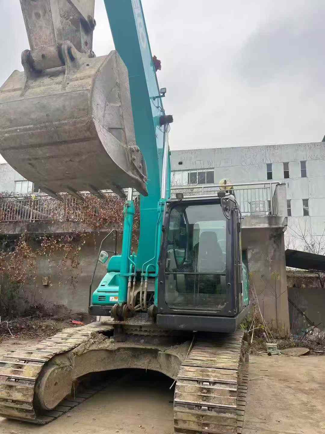 Used Kobelco SK200 Excavator 2022 Model / 3