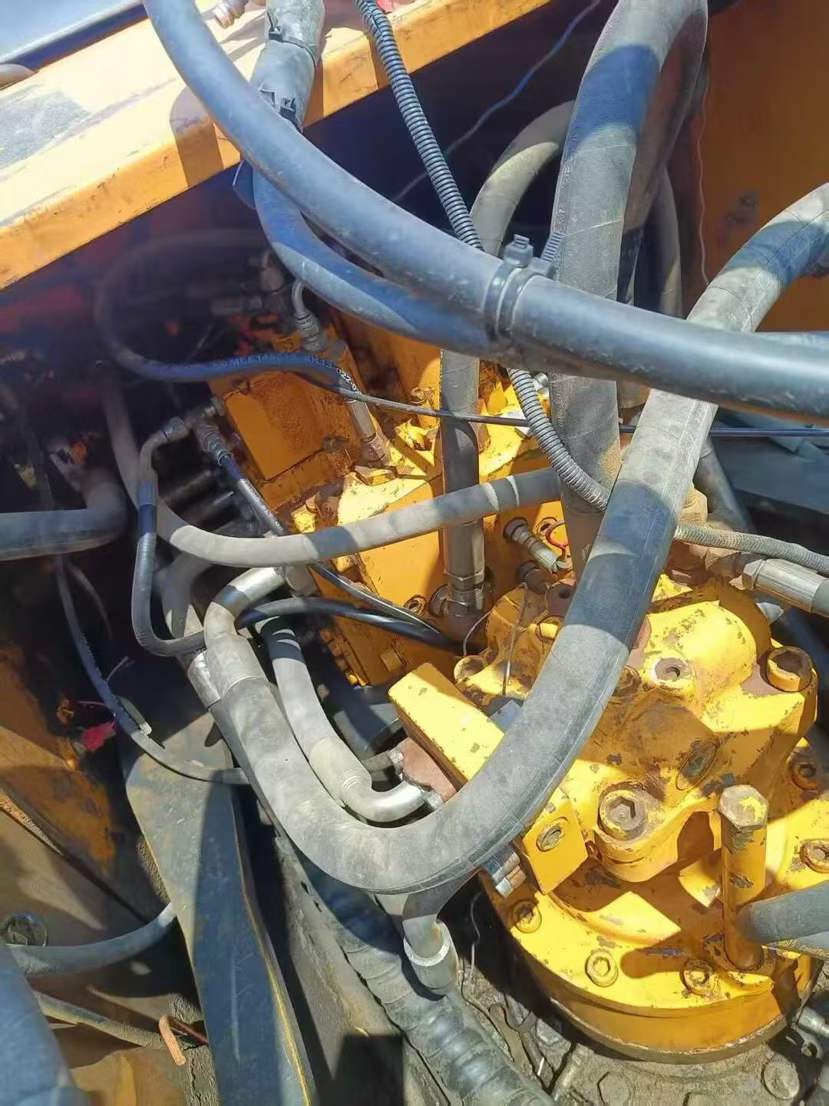 Used Hyundai R215-7C Excavator 2014 Model / 8