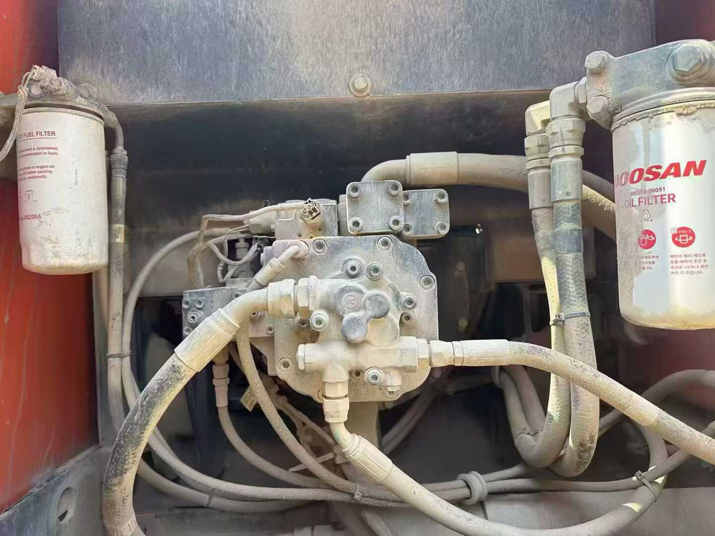 Used Doosan DH220 Excavator 2017 Model / 3