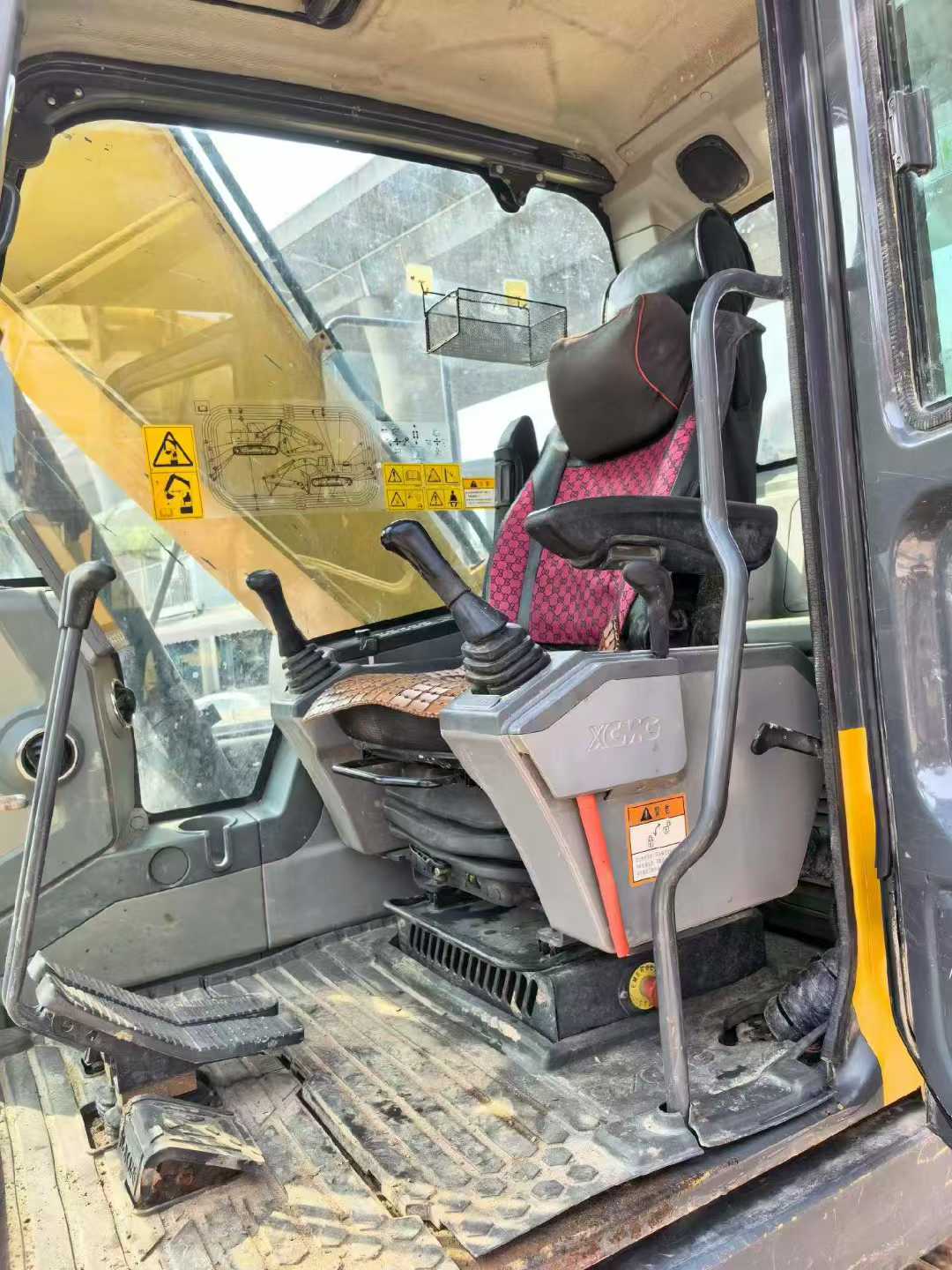 Used XCMG XE215DA Excavator 2020 Model / 2