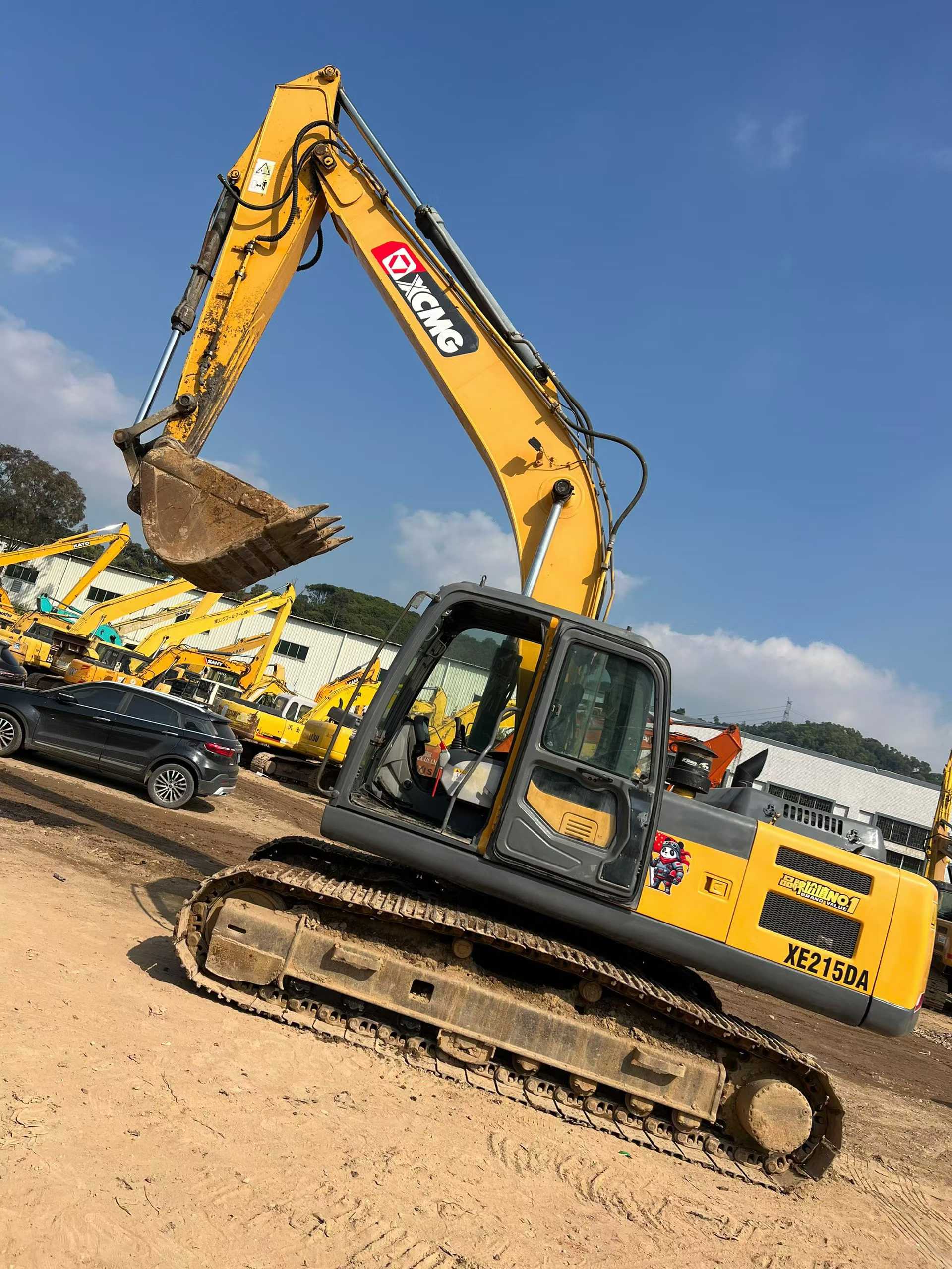 Used XCMG XE215 Excavator 2016 Model / 4