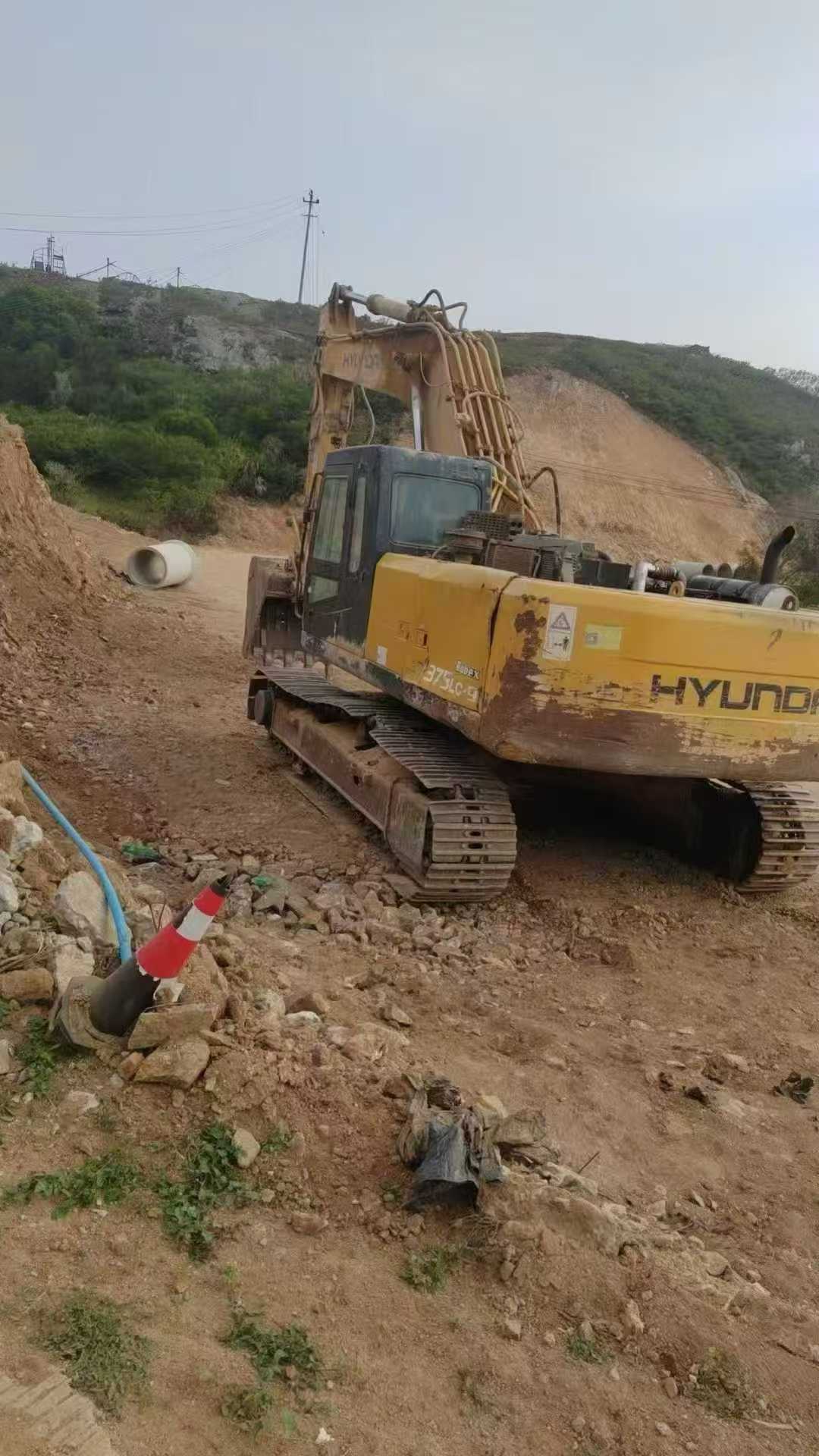 Used Hyundai R335-7 Excavator 2016 Model / 2