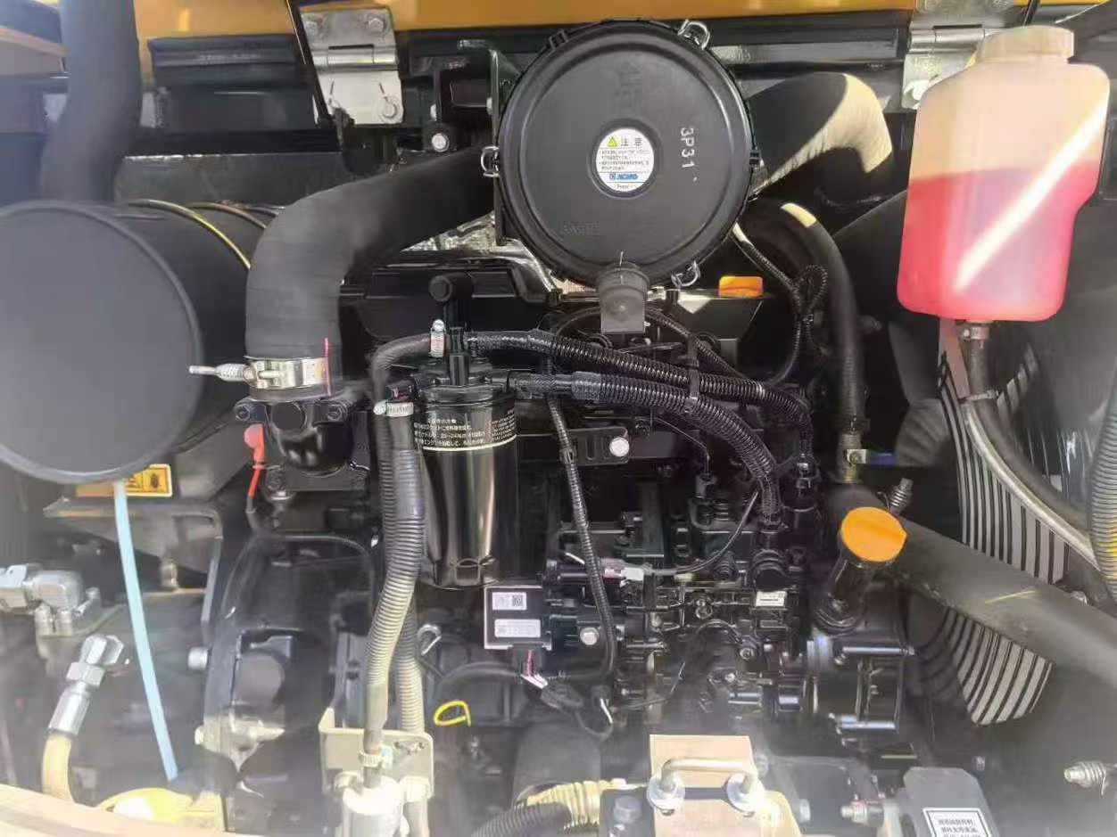 Used XCMG XE60 Excavator 2016 Model / 8