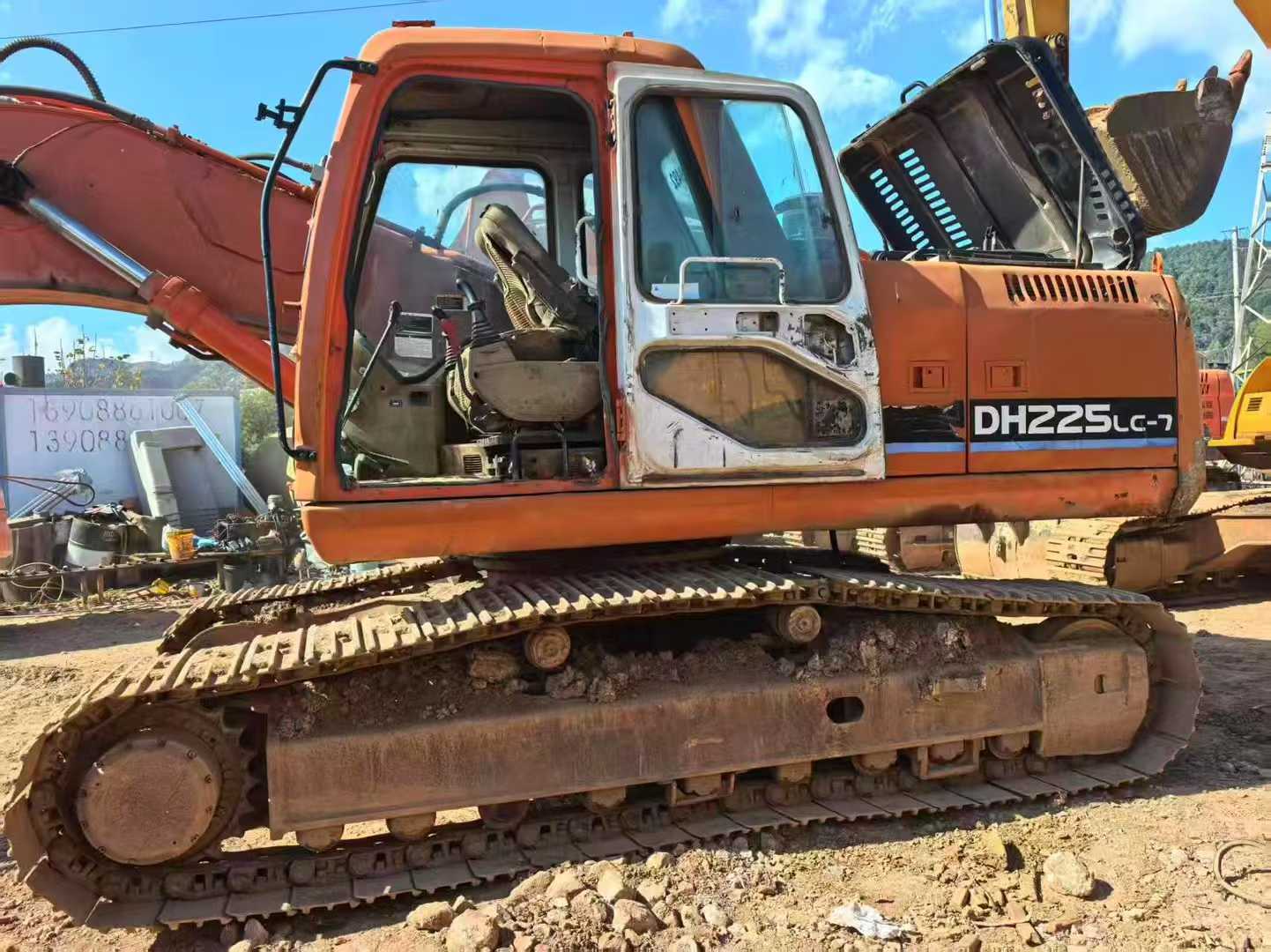 Used Doosan S225 Excavator 2016 Model / 2